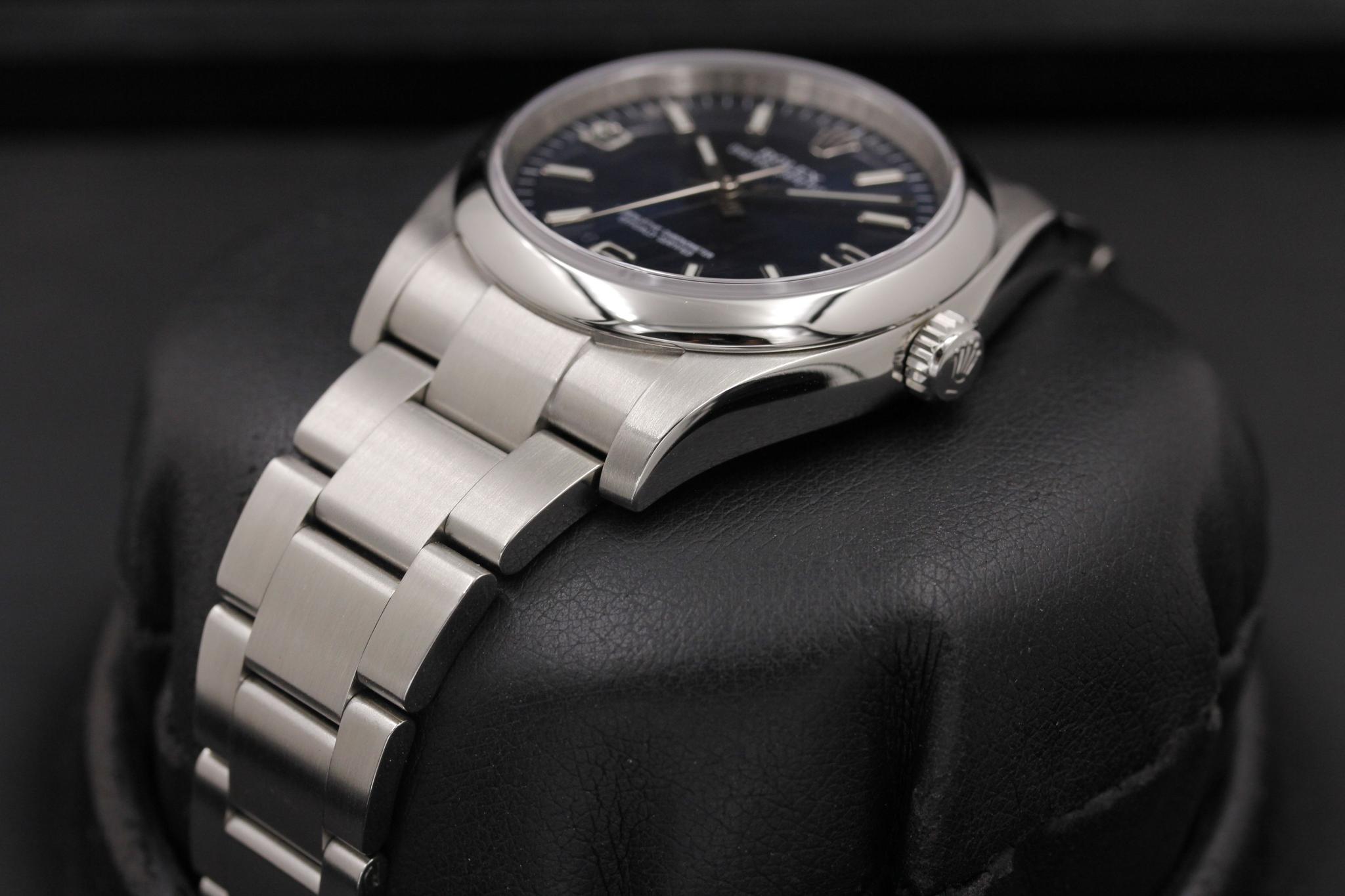 Watch Image 2