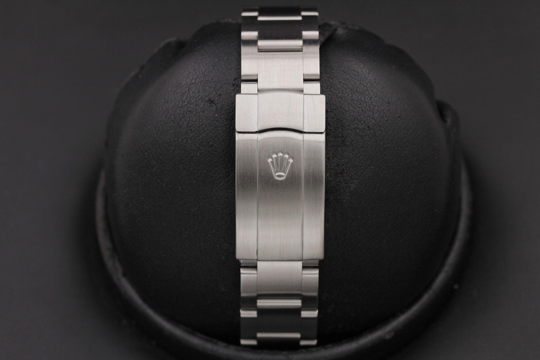 Watch Image 8