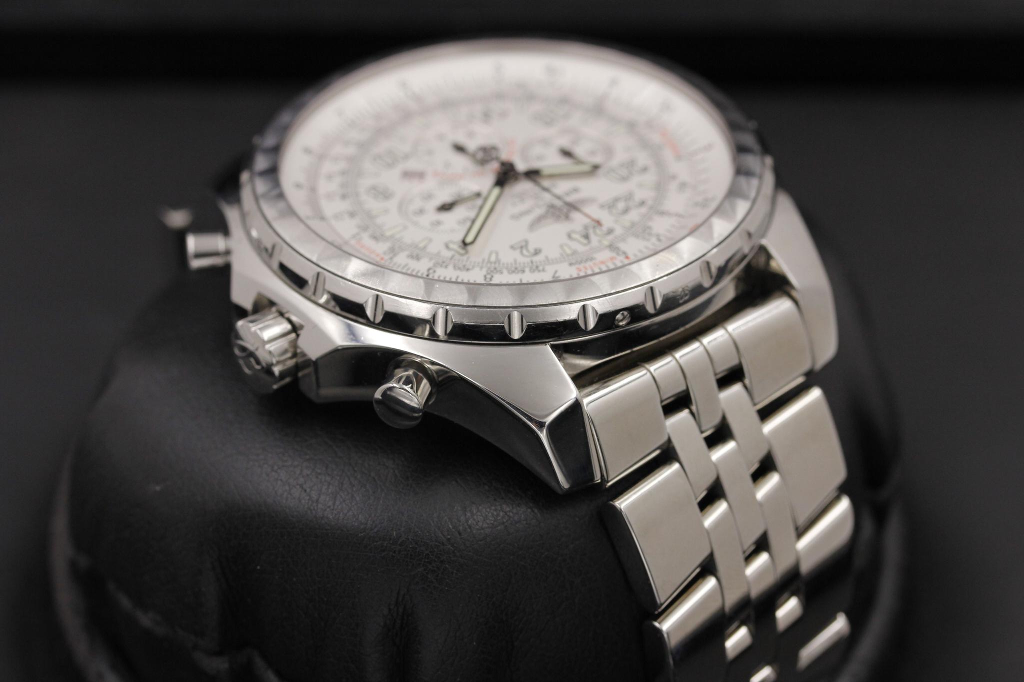 Watch Image 4