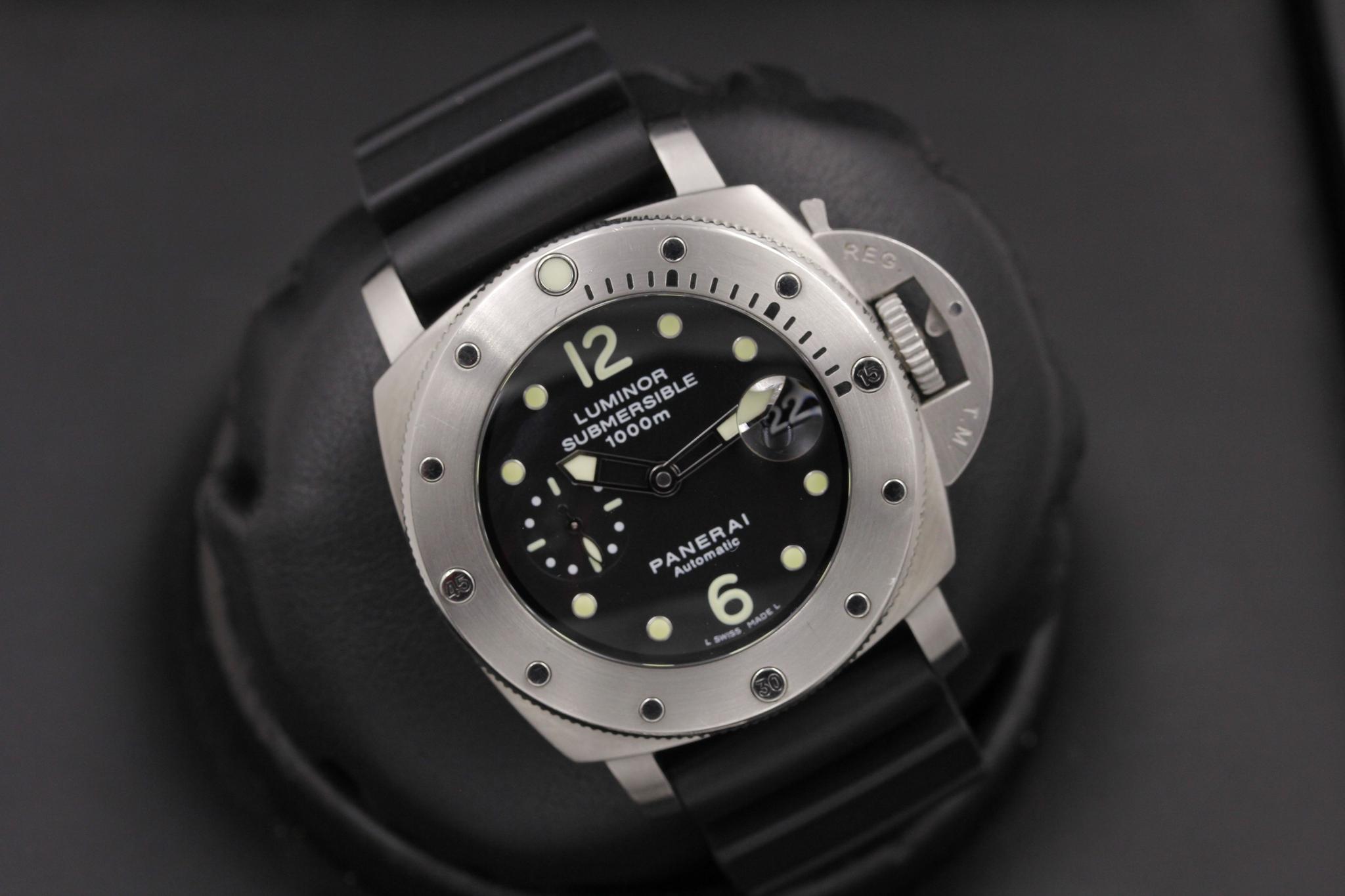 Watch Image 10