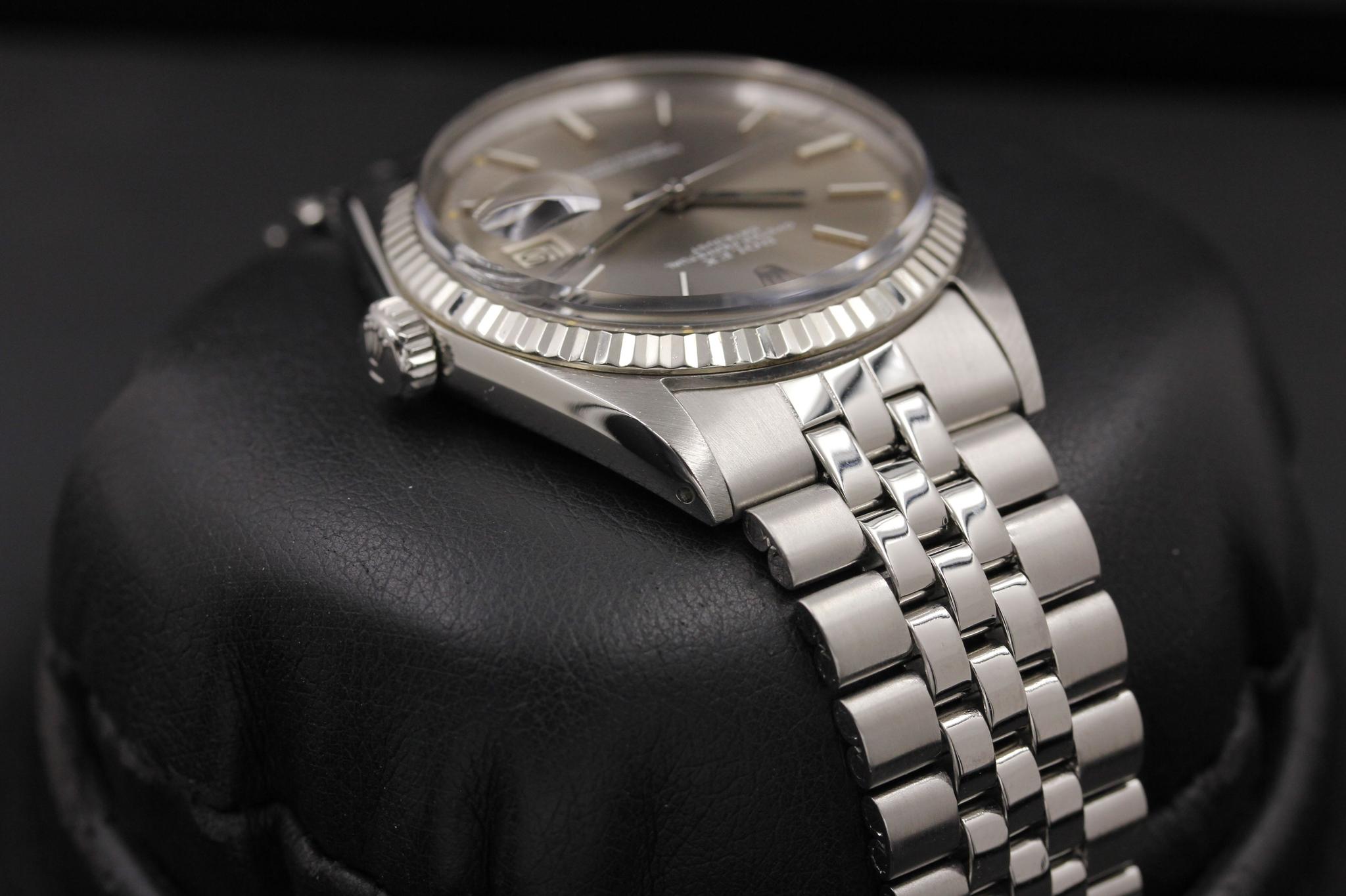 Watch Image 5