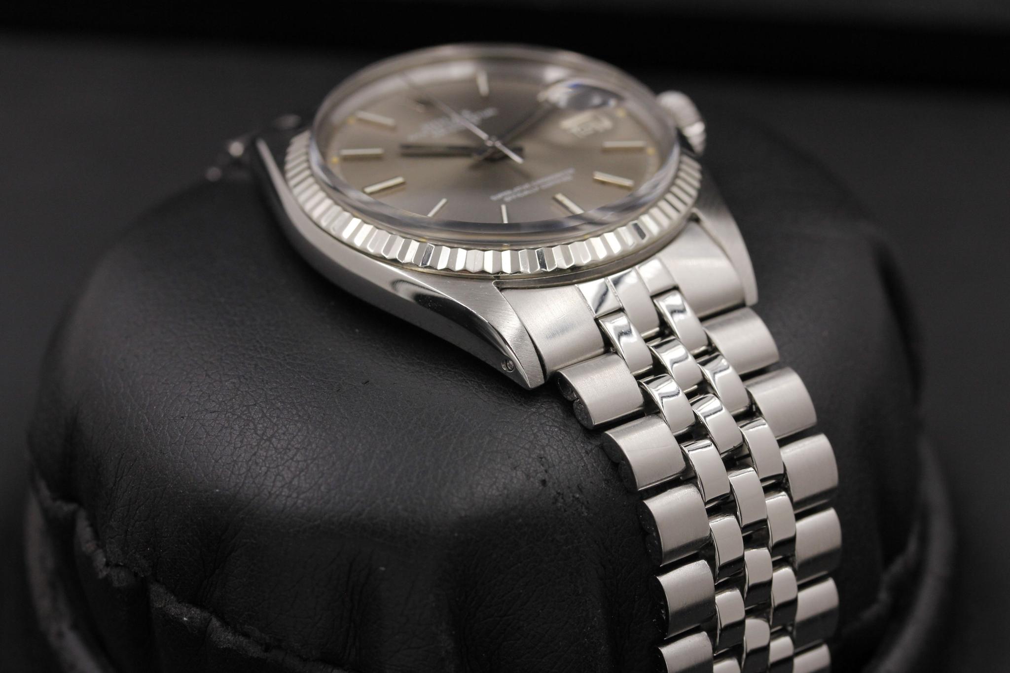Watch Image 7