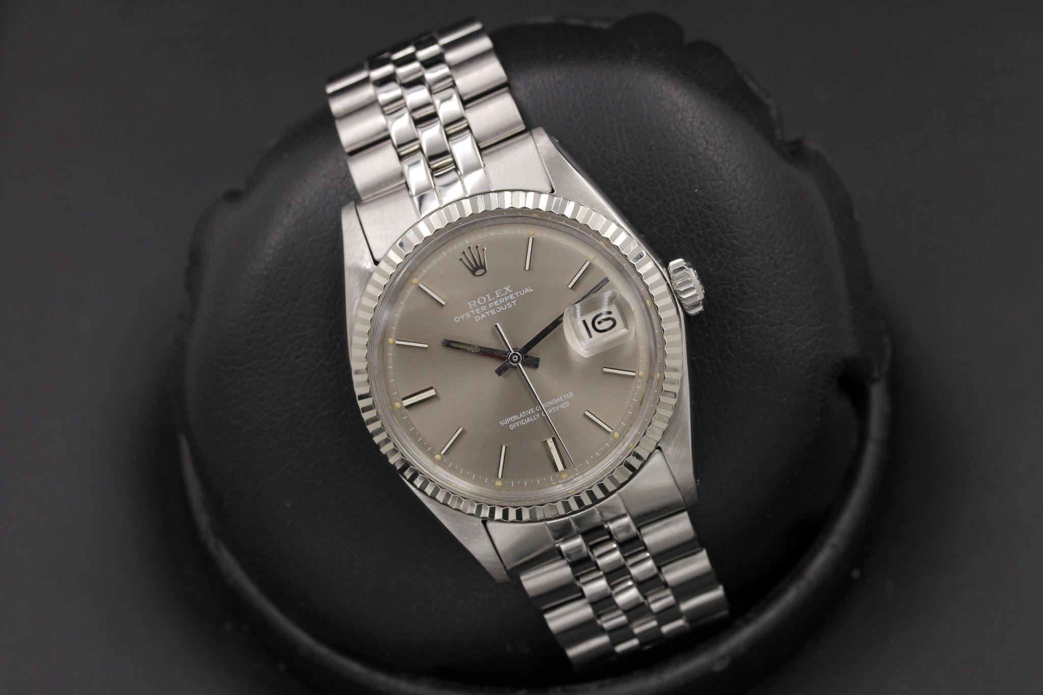 Watch Image 12