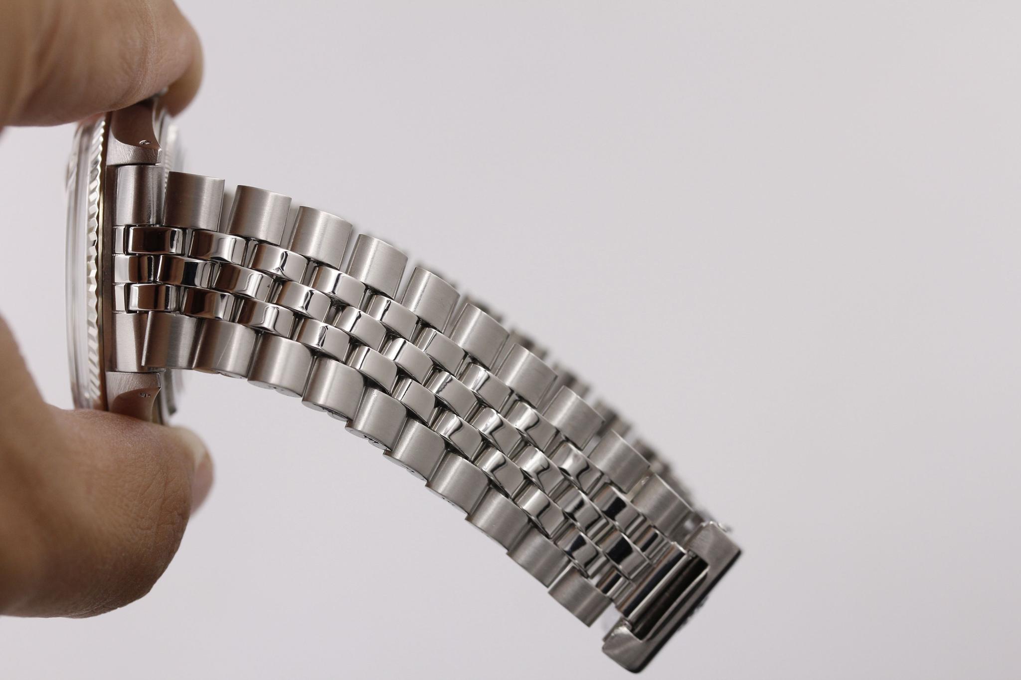 Watch Image 10