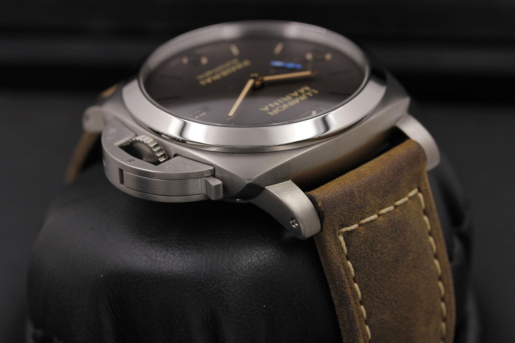 Watch Image 4