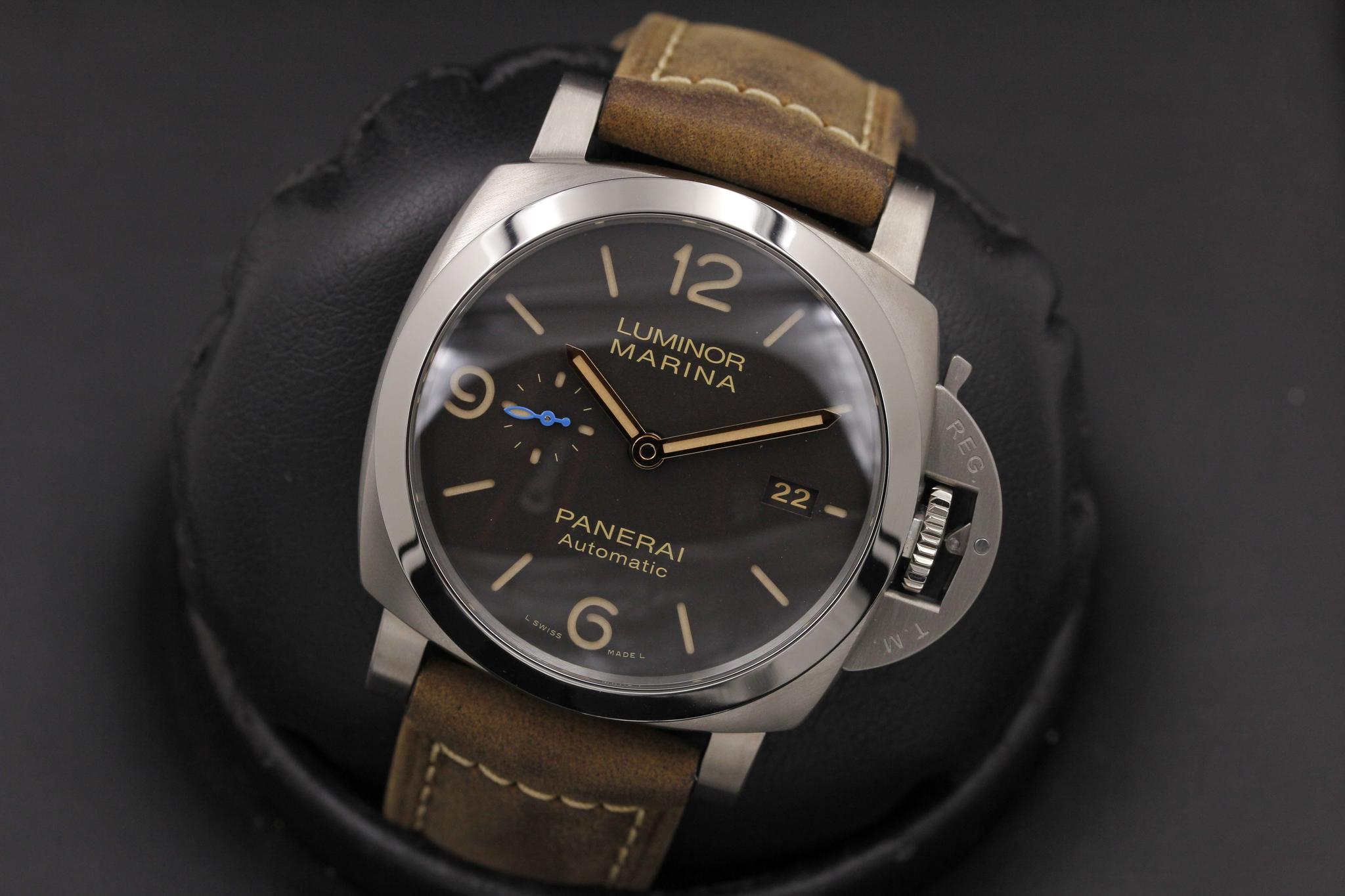 Watch Image 10