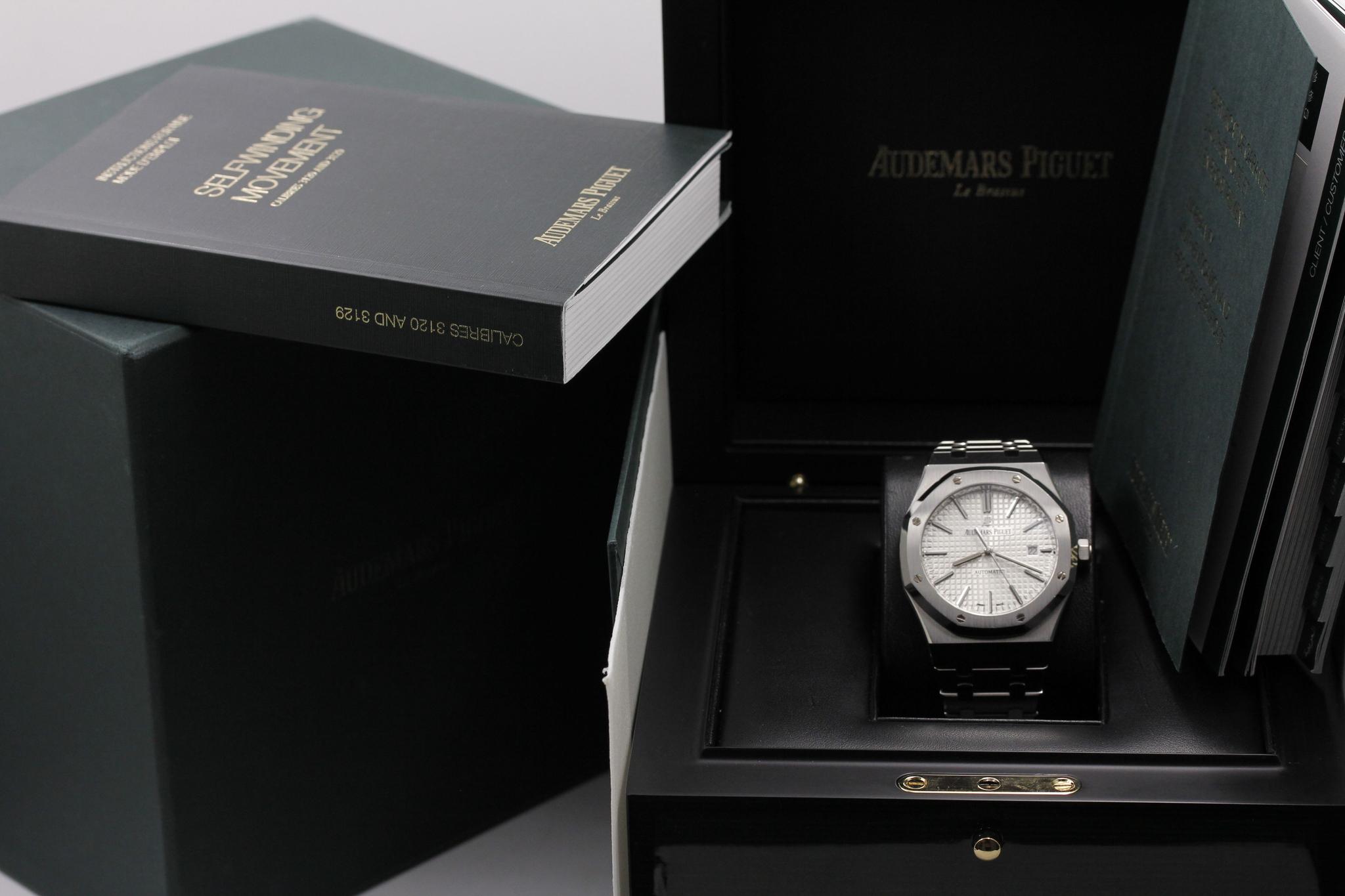 Watch Image 12