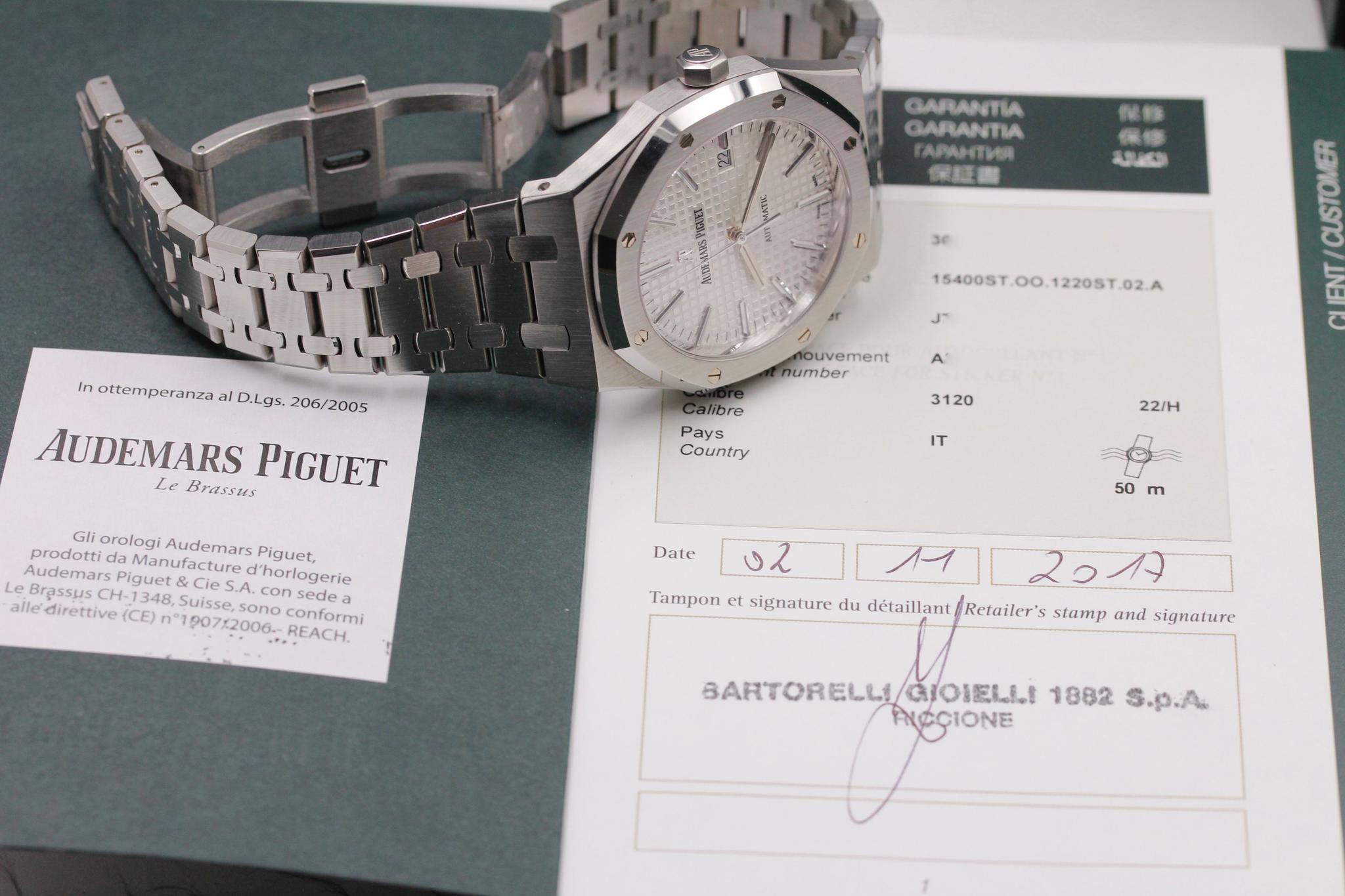 Watch Image 11