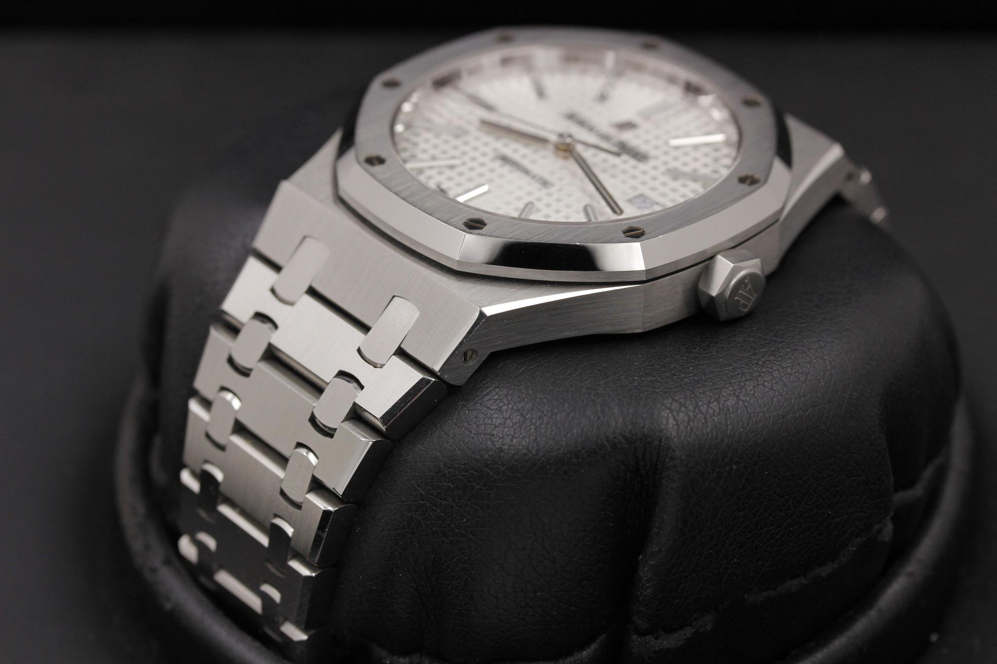 Watch Image 2