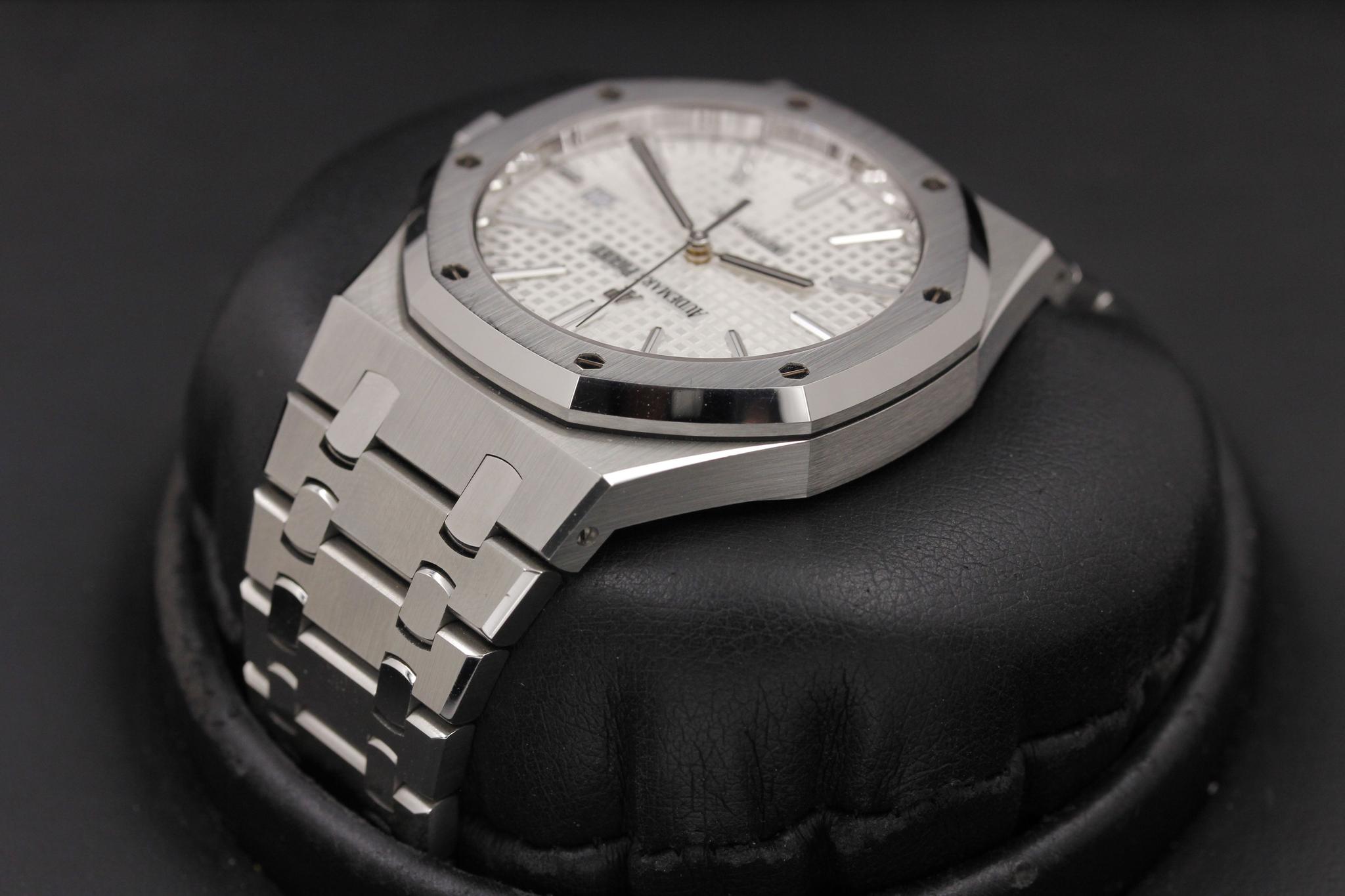 Watch Image 5