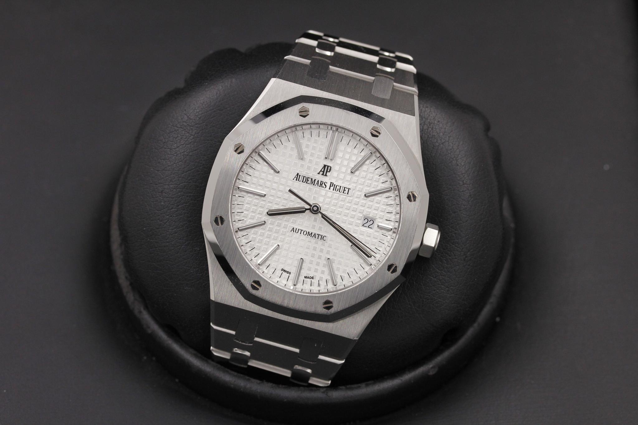 Watch Image 10