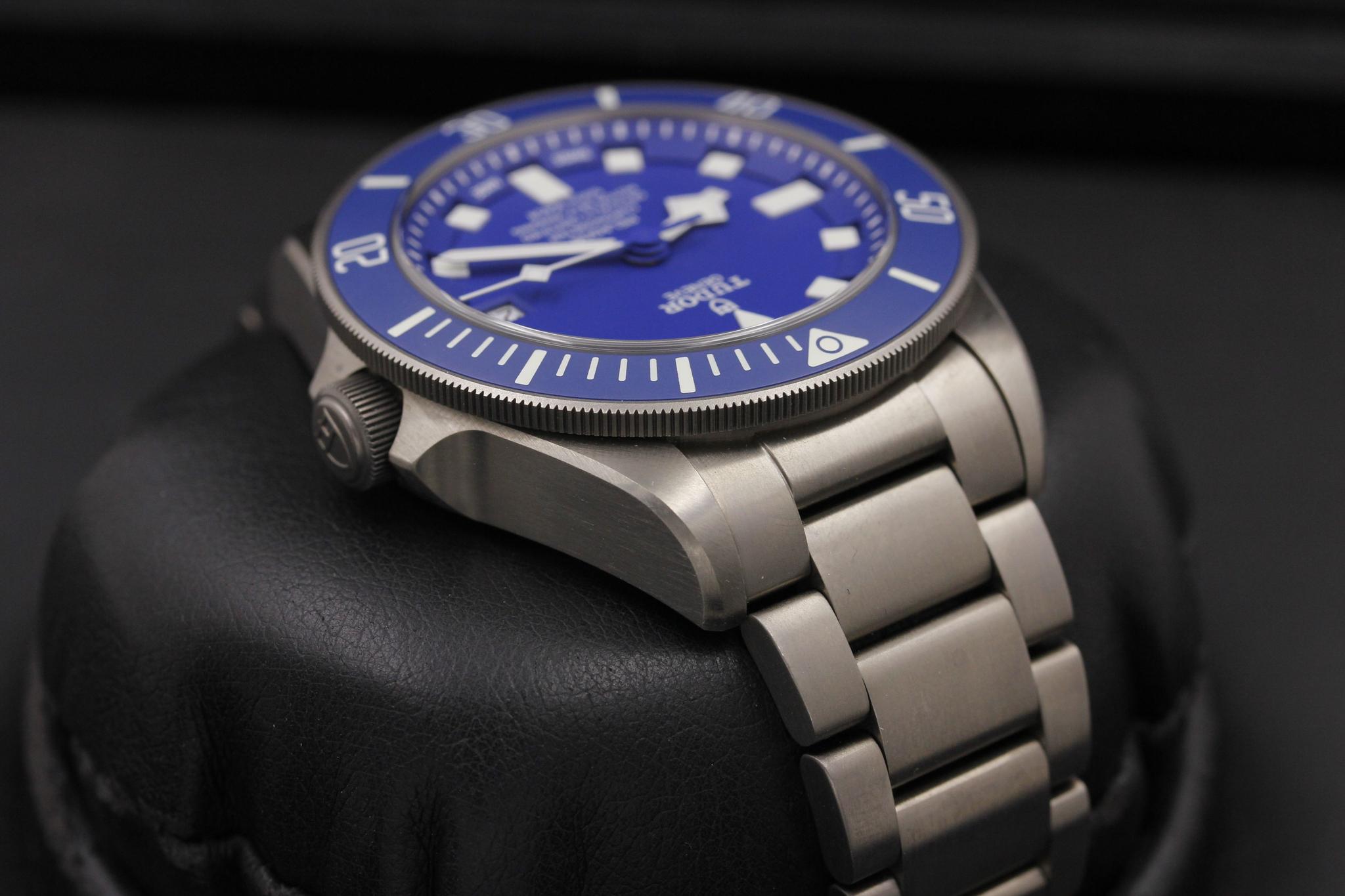 Watch Image 4
