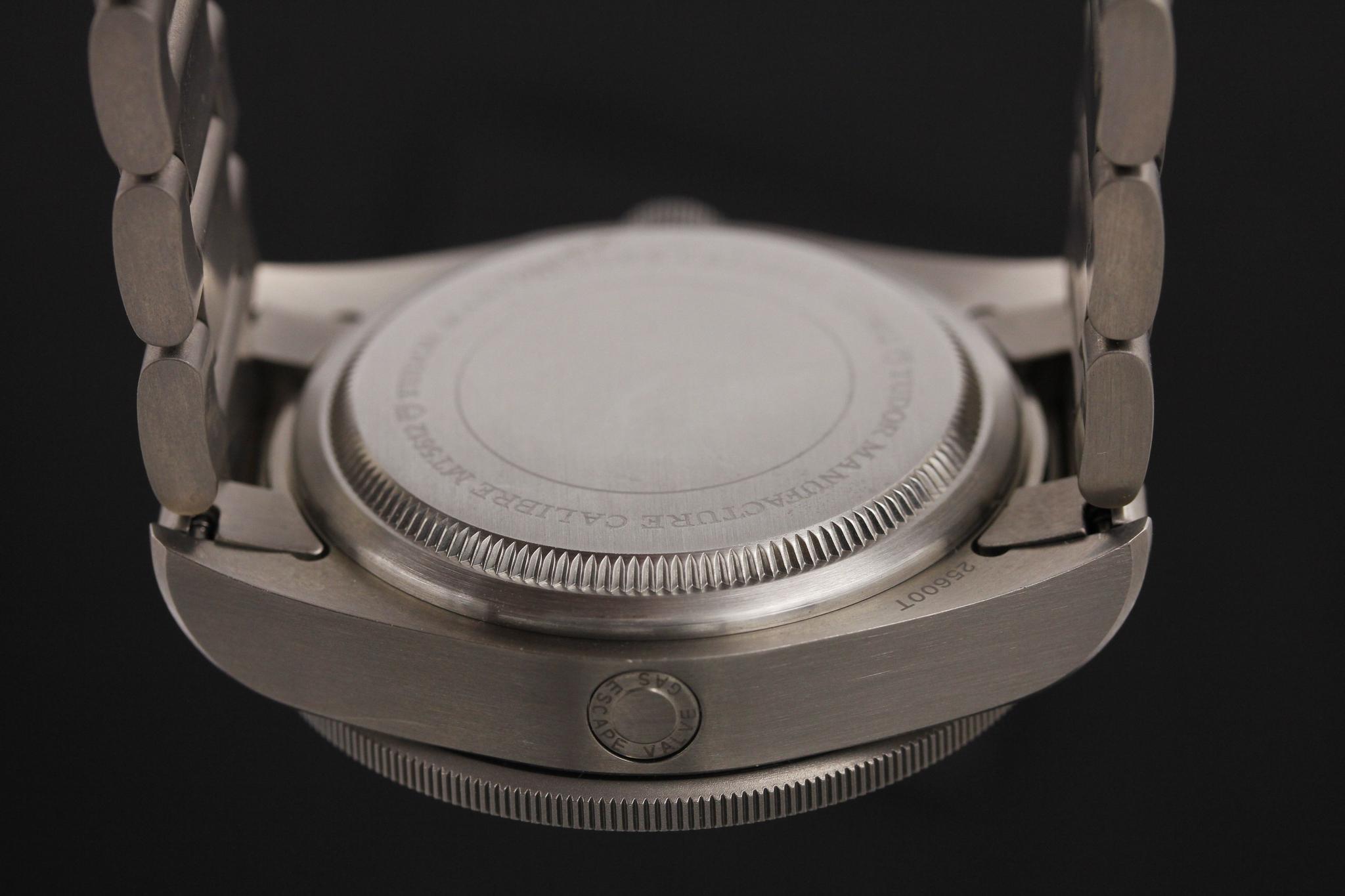 Watch Image 7
