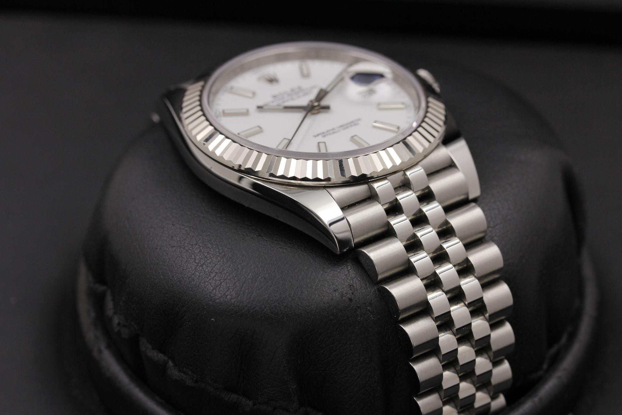 Watch Image 6