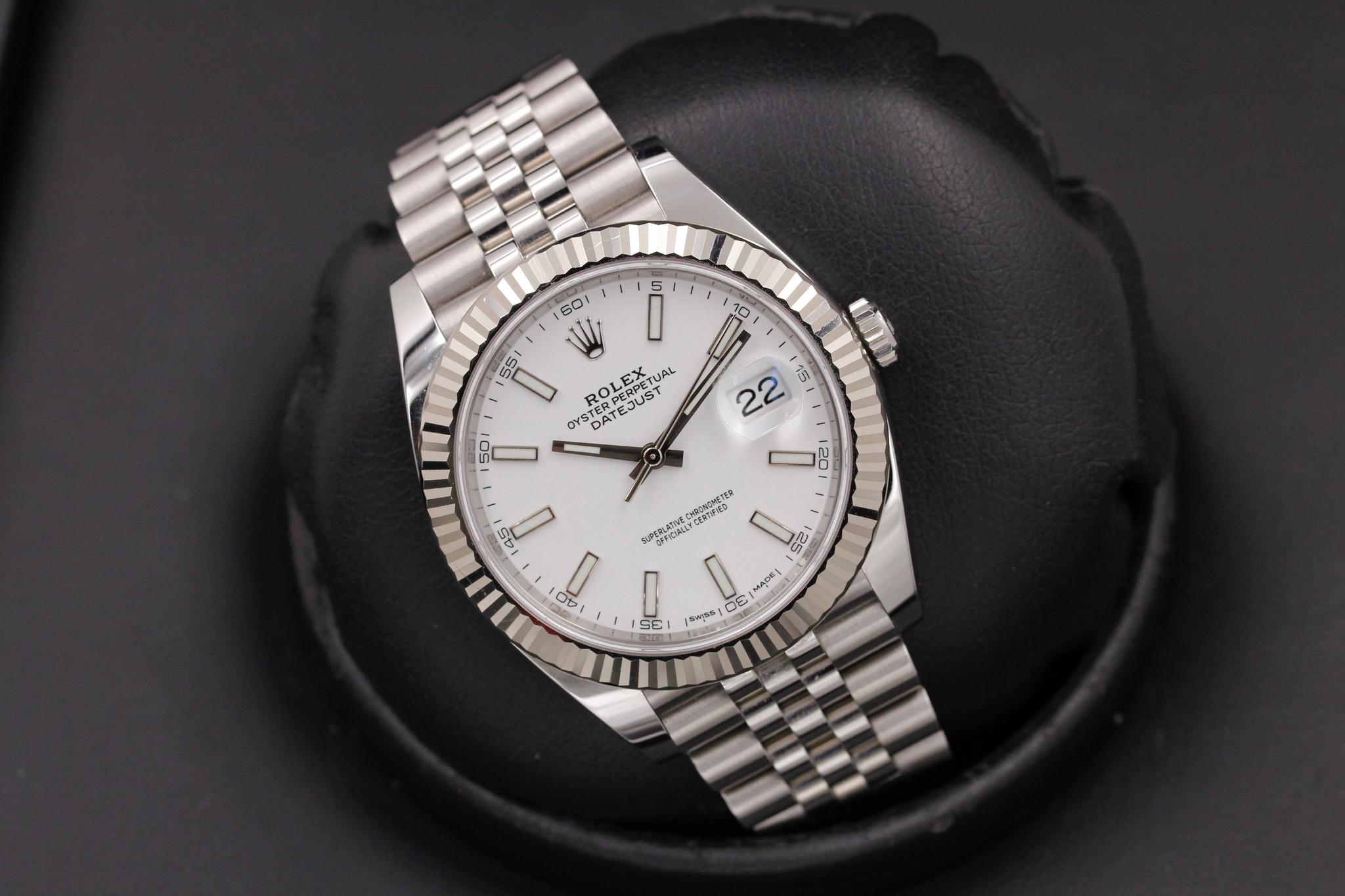 Watch Image 9