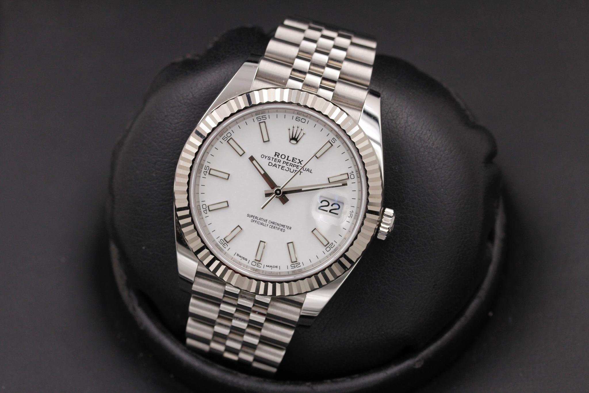 Watch Image 10