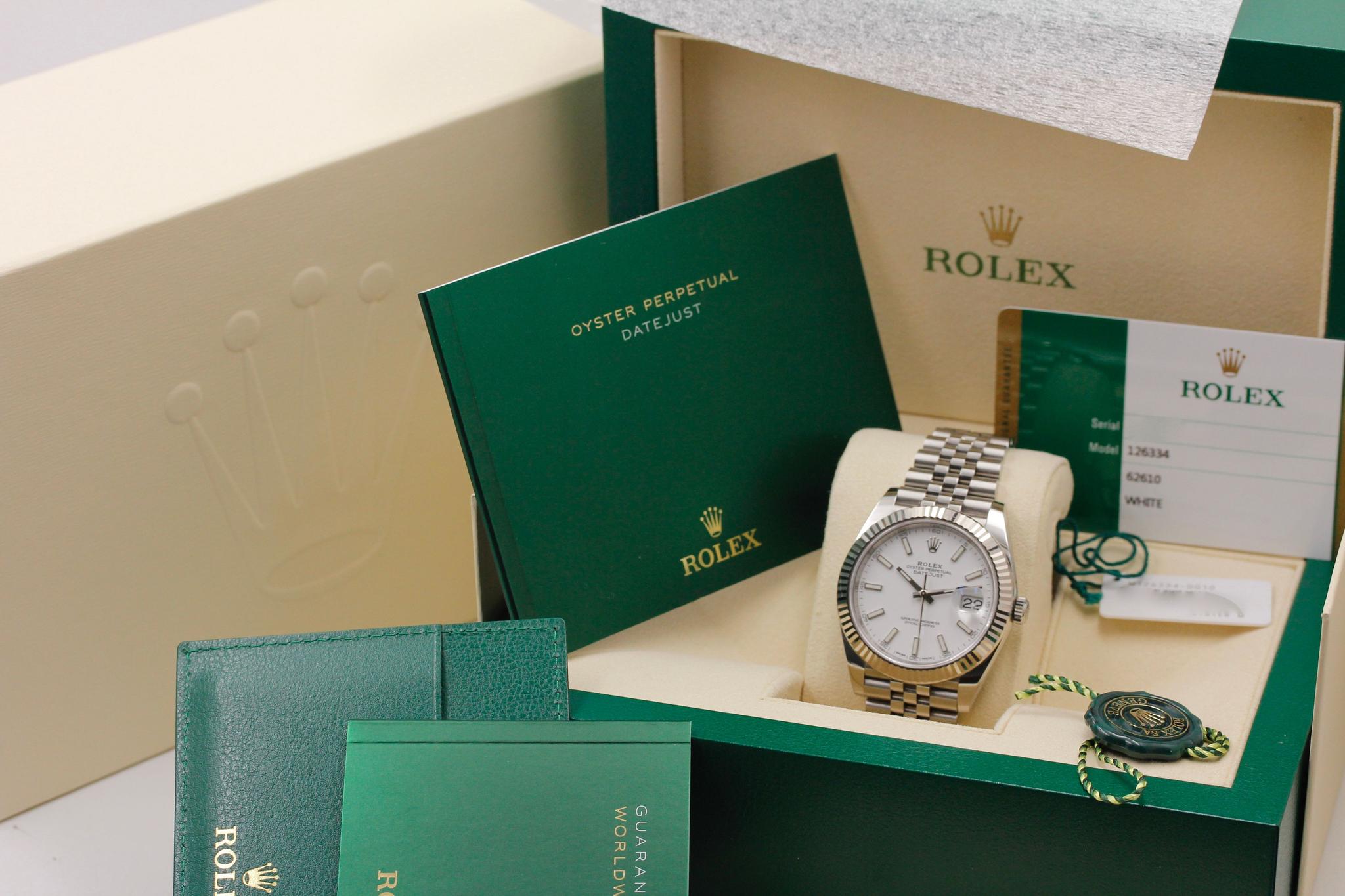 Watch Image 11