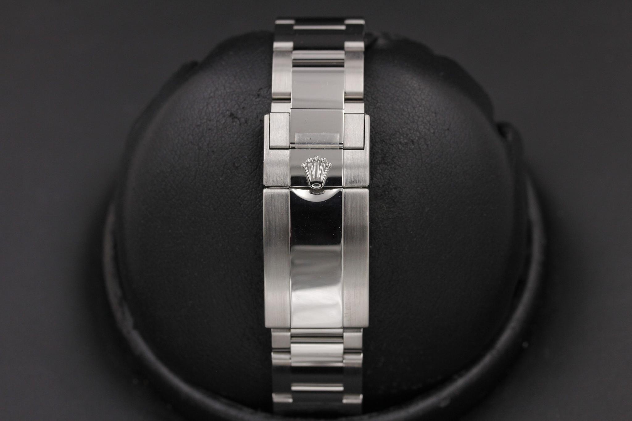 Watch Image 8