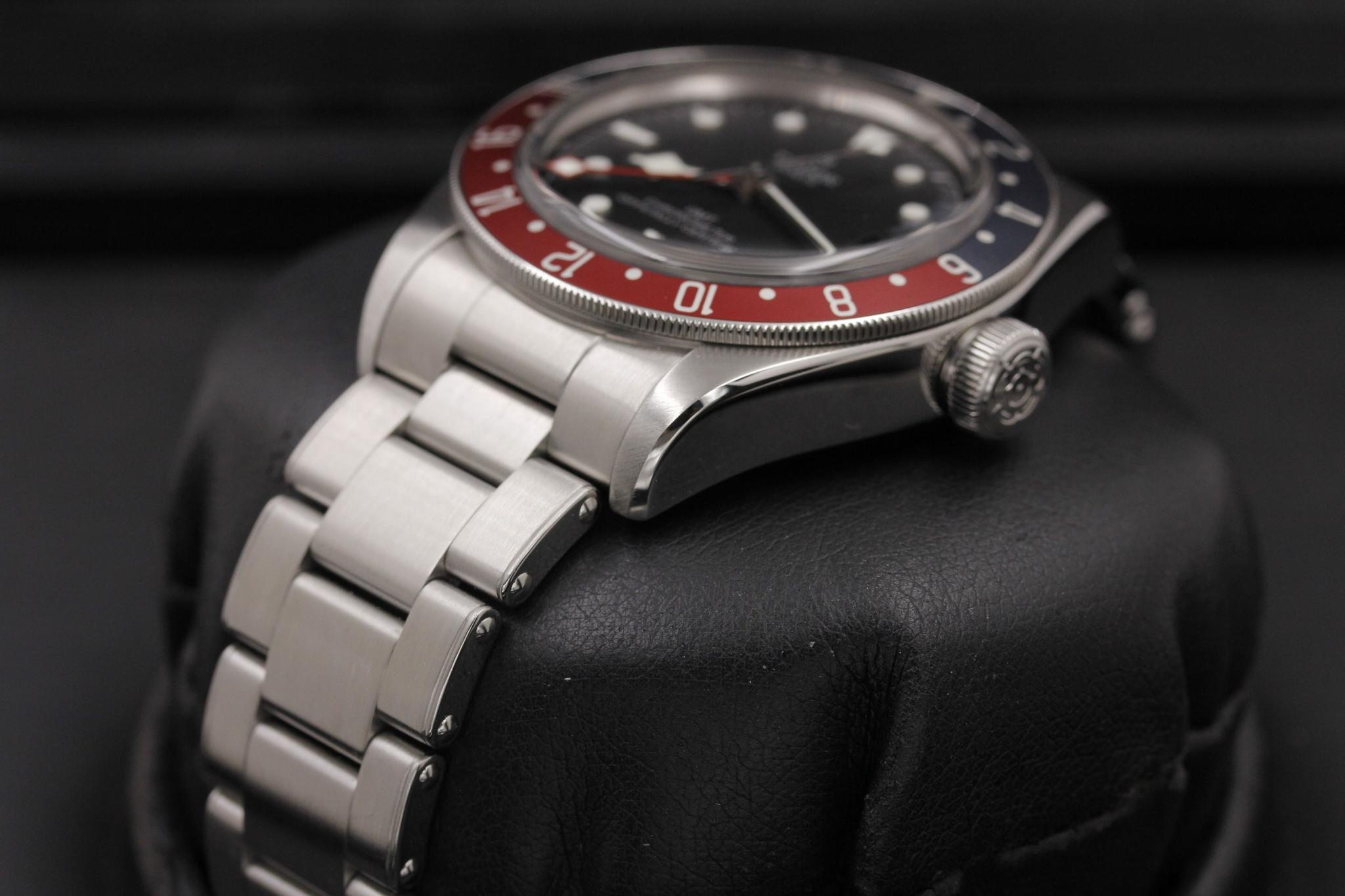 Watch Image 2