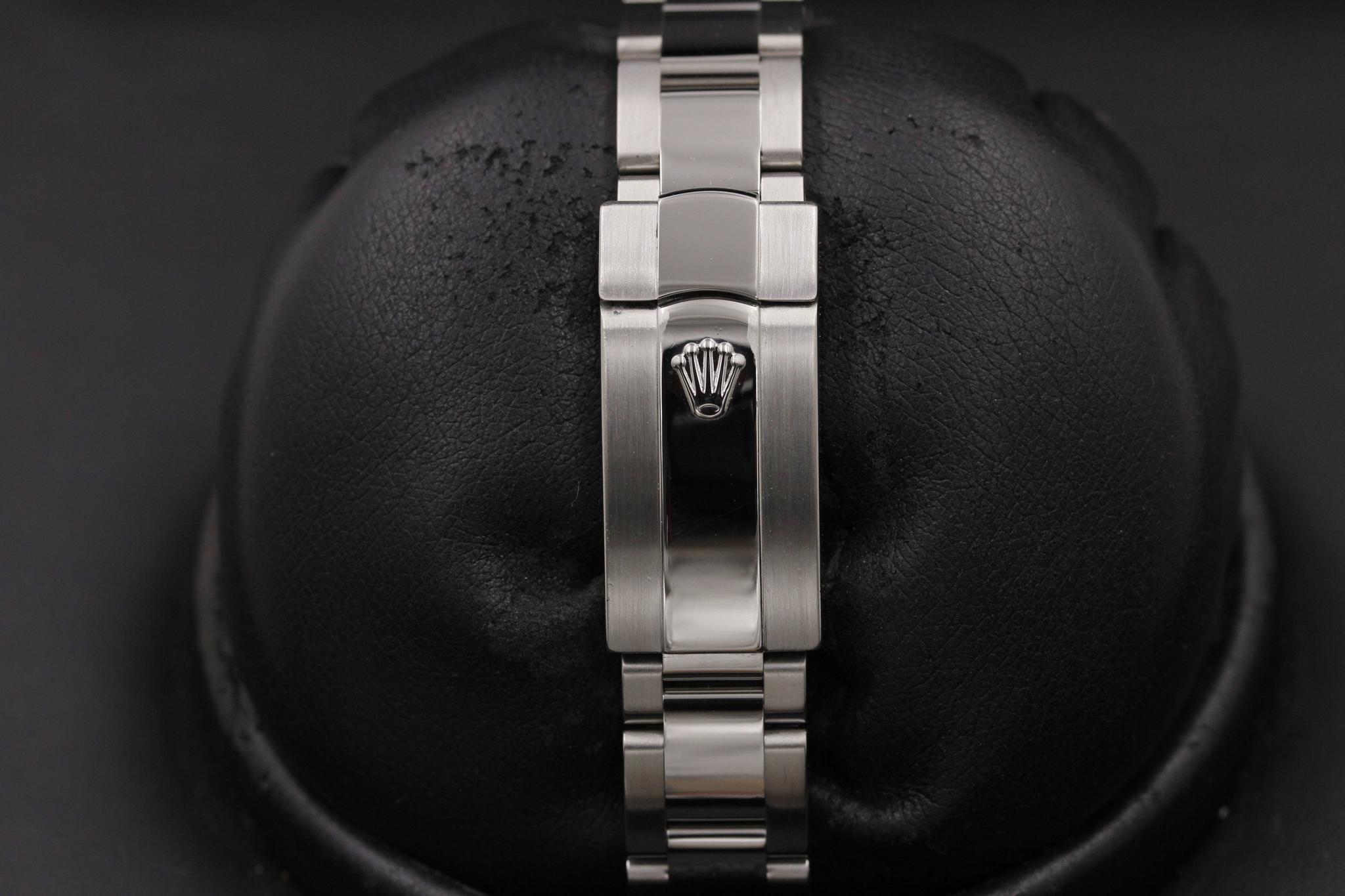Watch Image 8