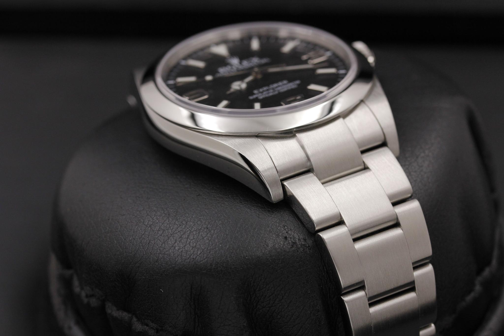 Watch Image 6