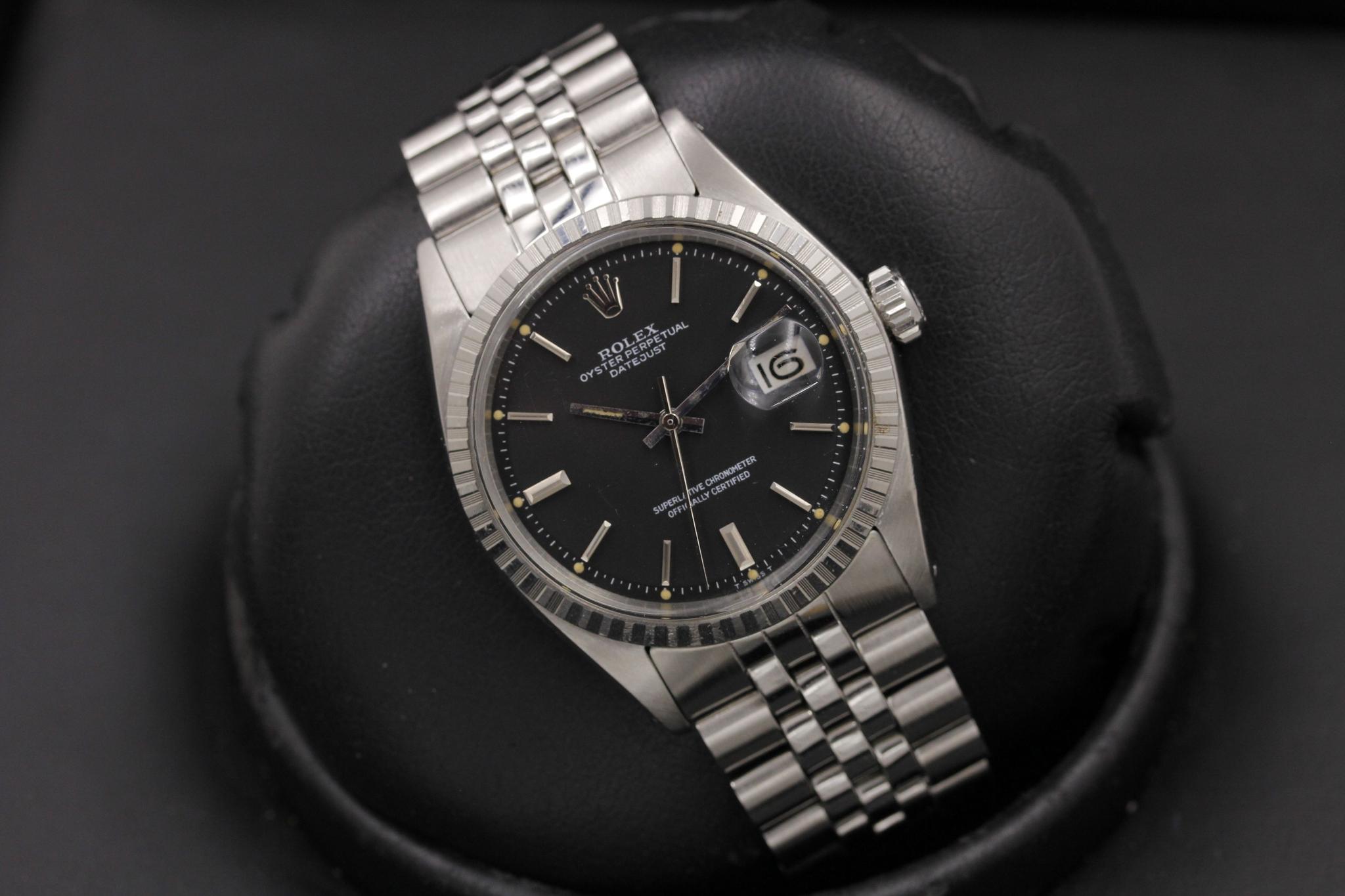Watch Image 12