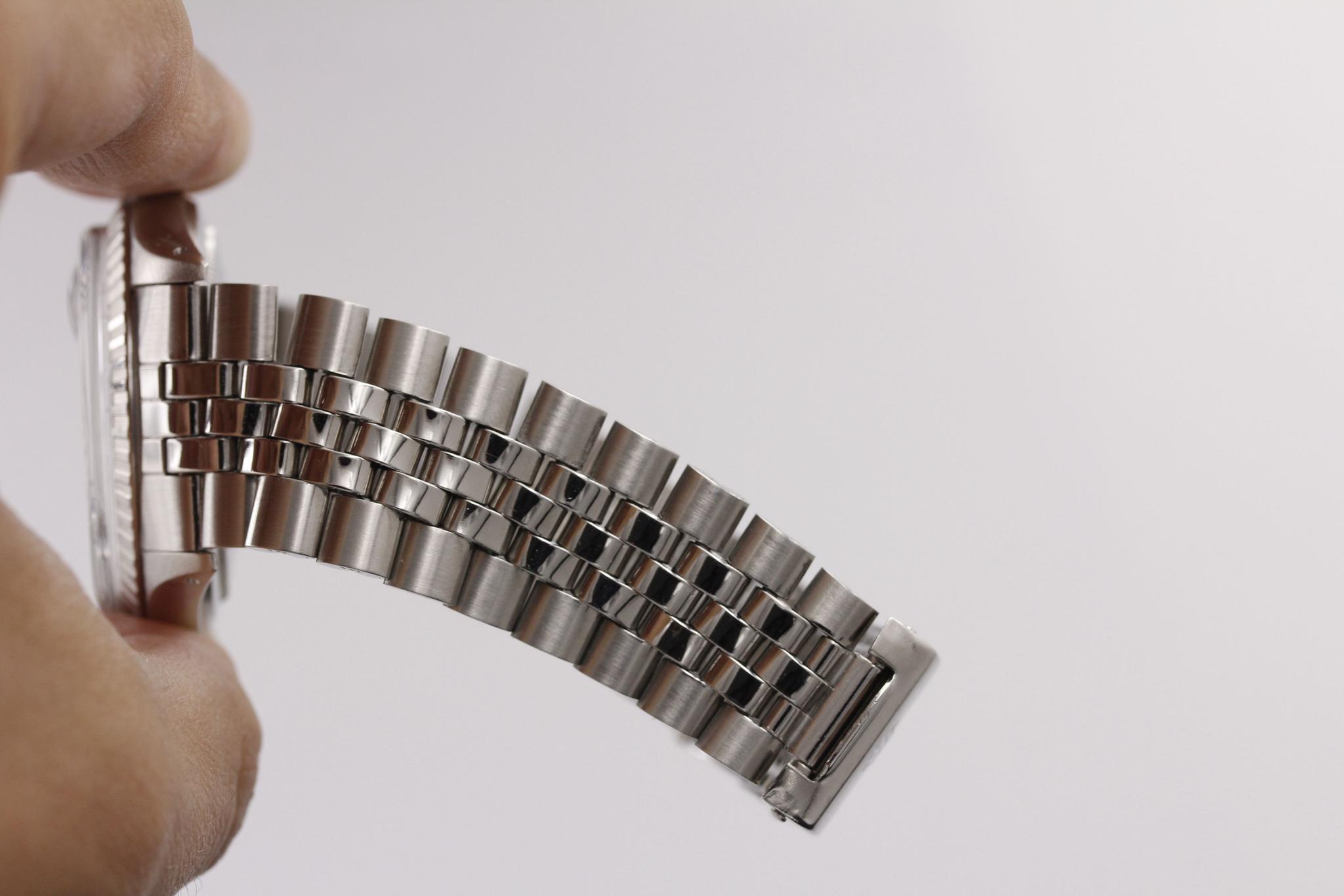 Watch Image 11