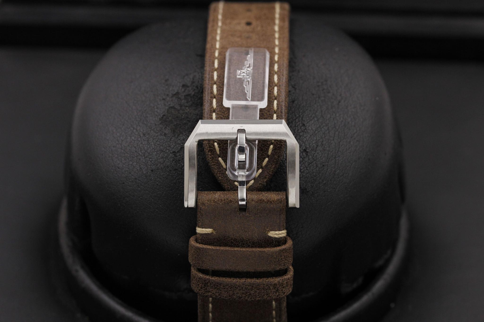 Watch Image 8