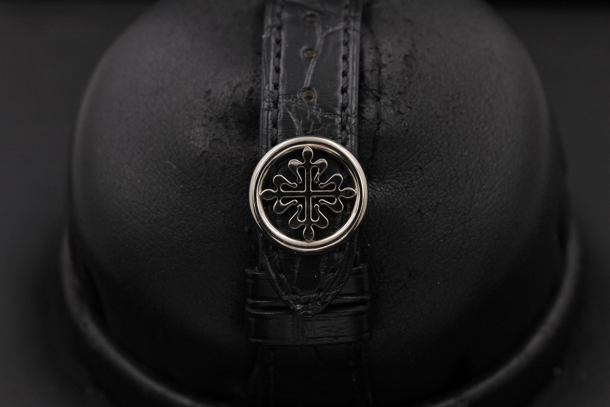 Watch Image 9