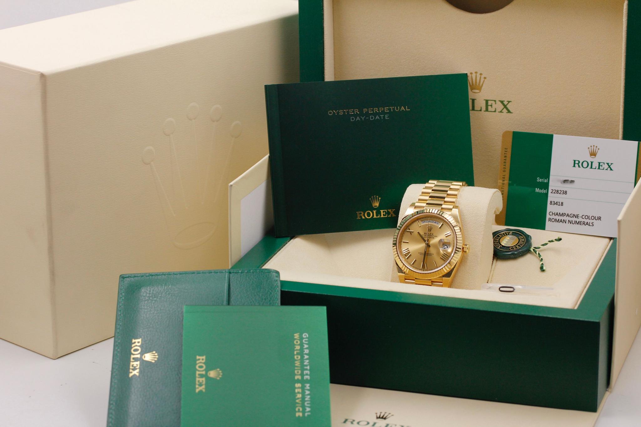 Watch Image 11