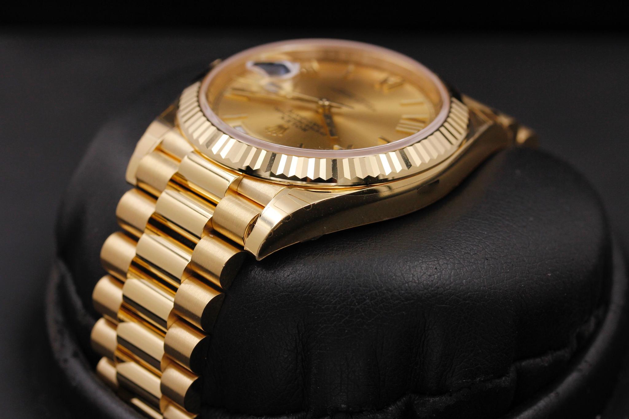 Watch Image 5