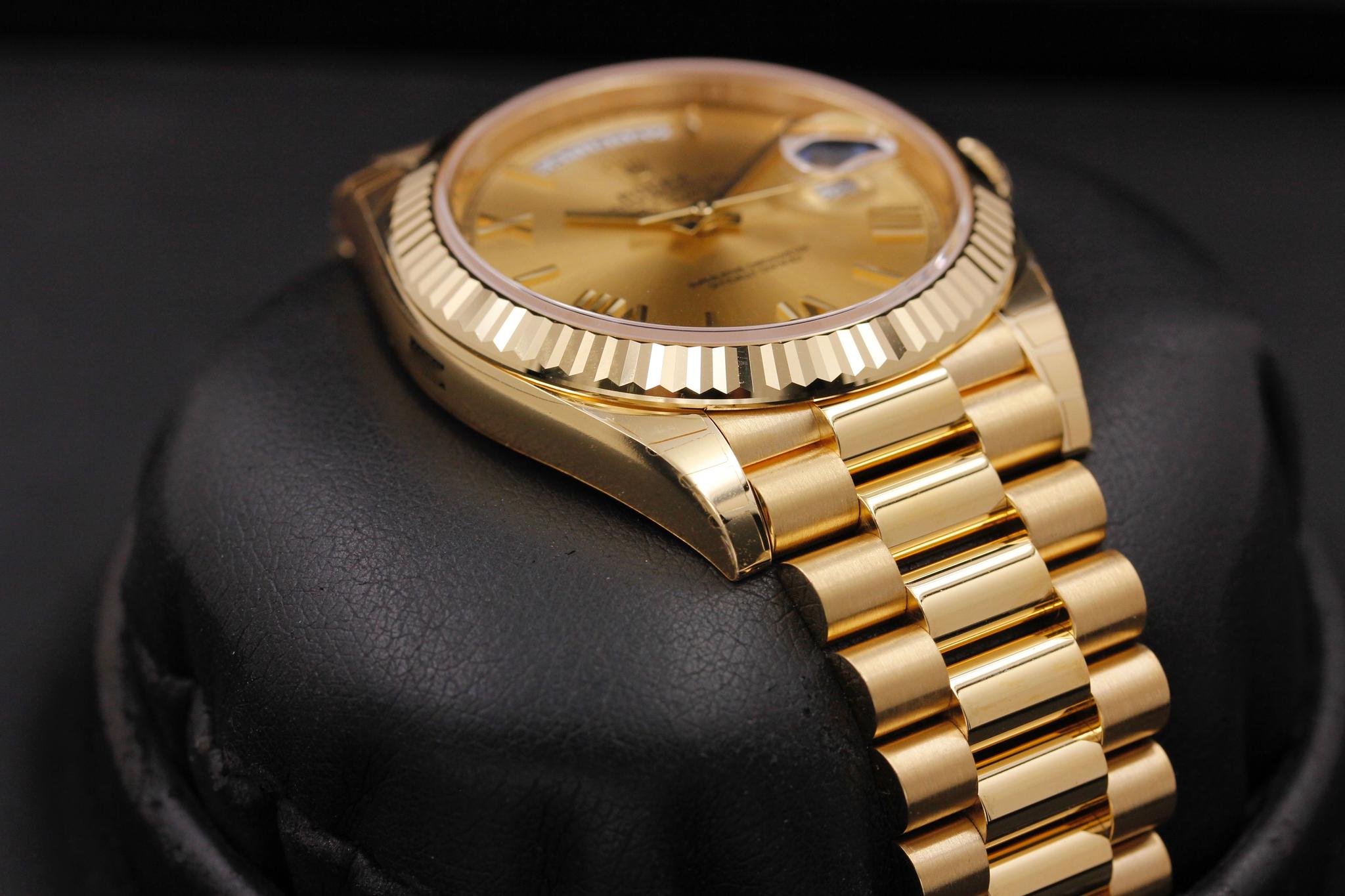 Watch Image 6