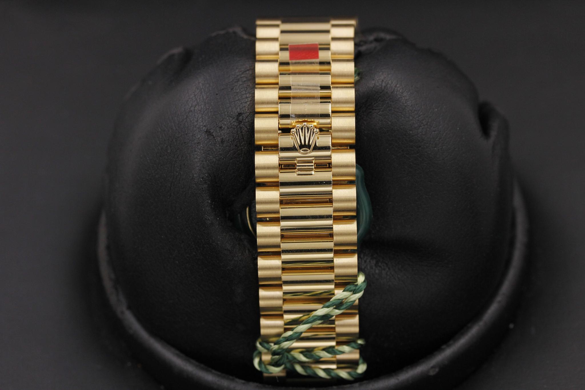 Watch Image 8
