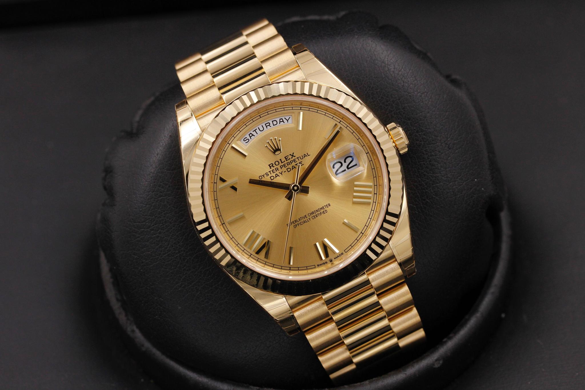 Watch Image 9