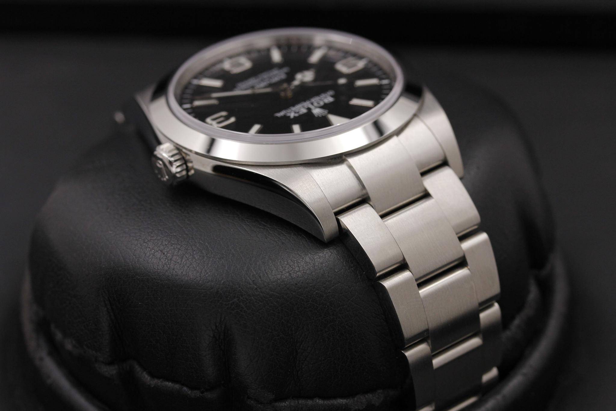 Watch Image 4