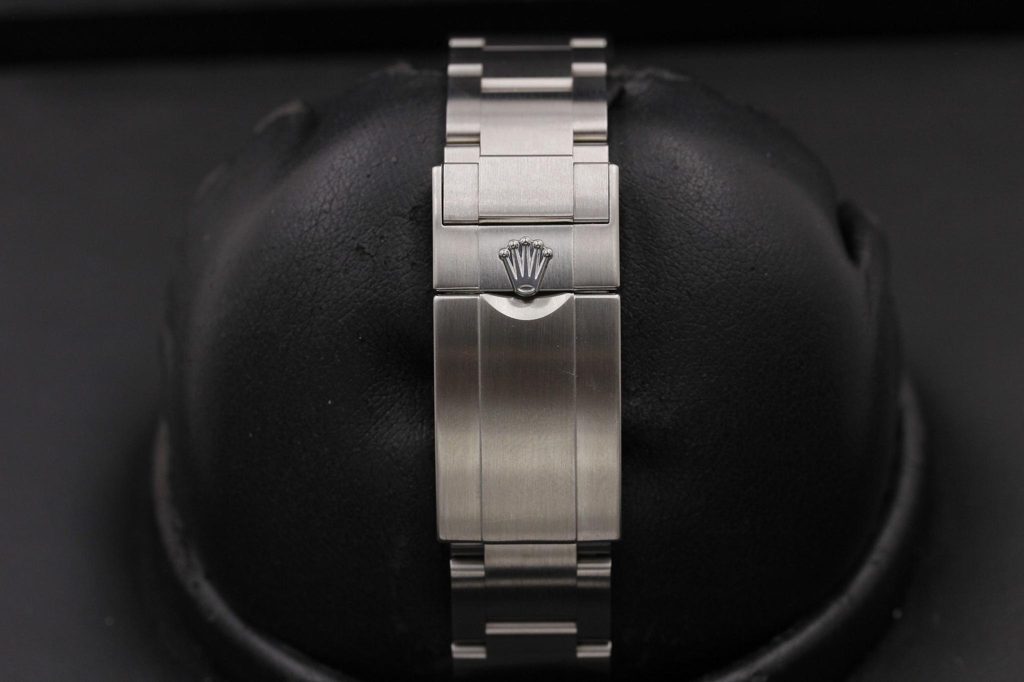 Watch Image 7