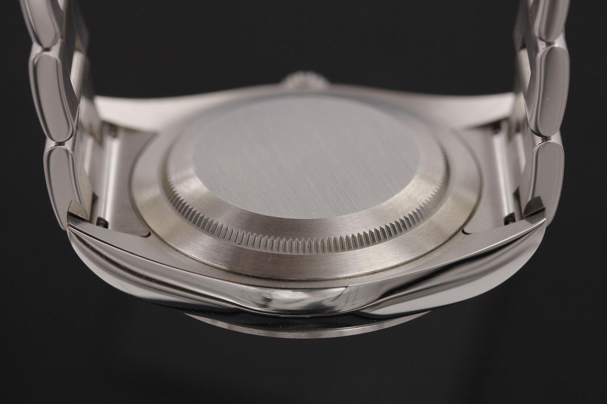 Watch Image 10