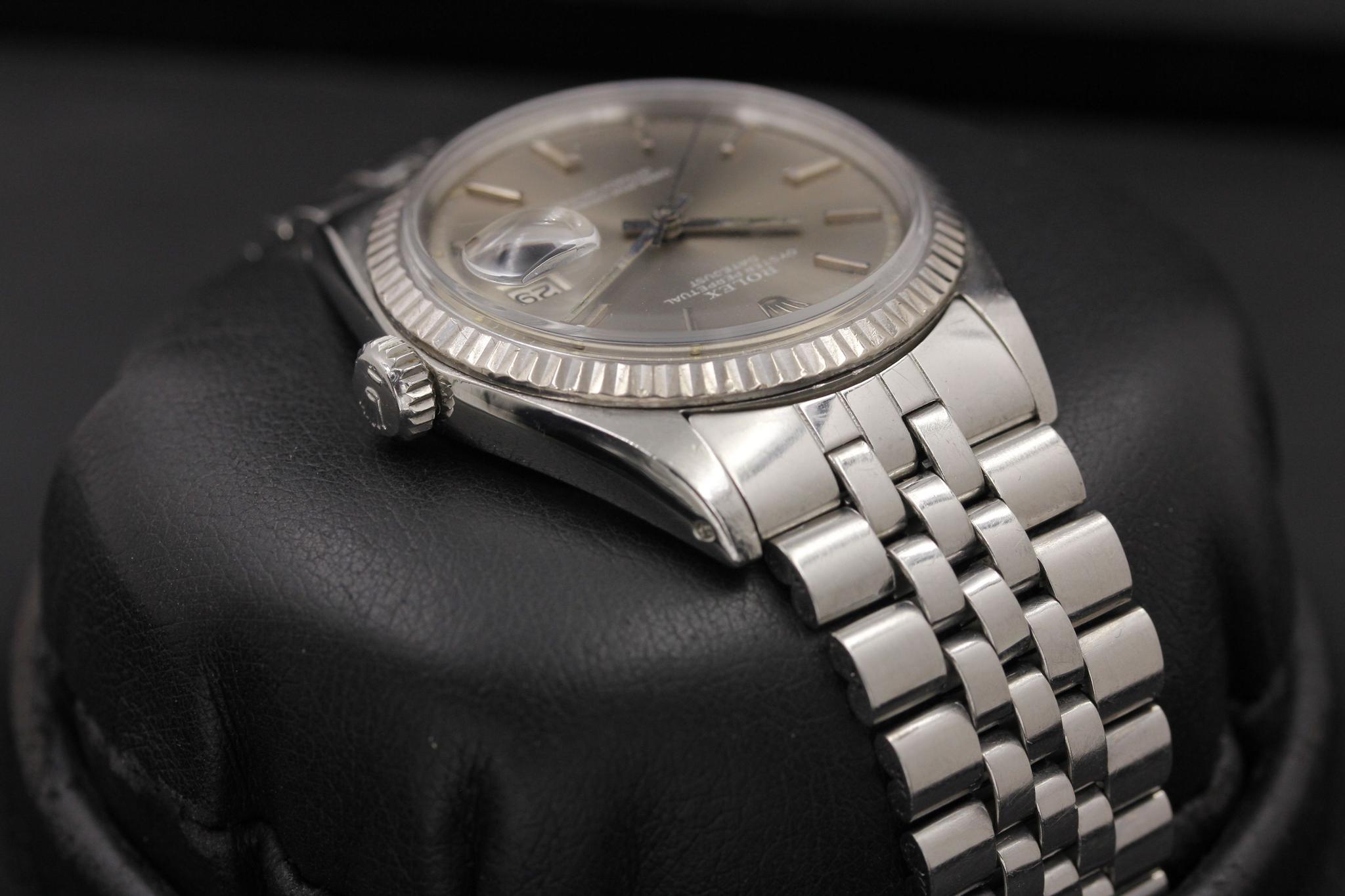 Watch Image 4