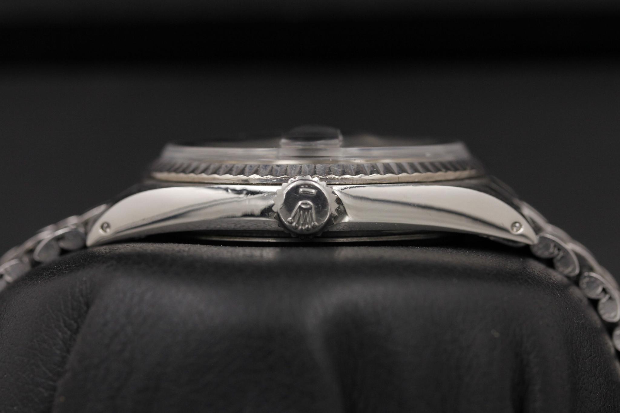 Watch Image 3