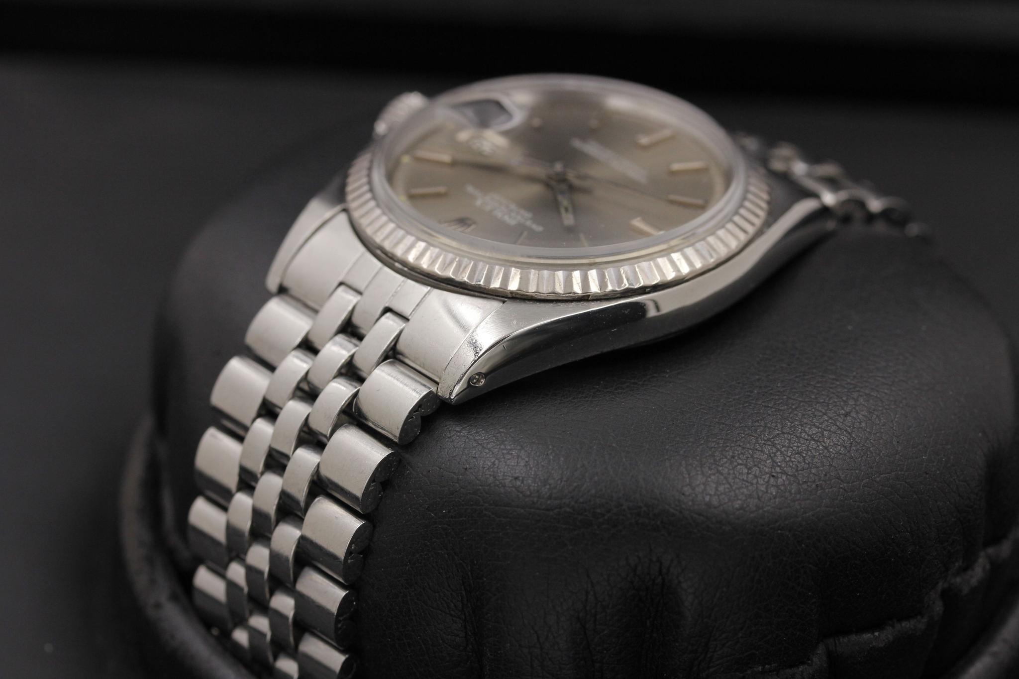 Watch Image 5