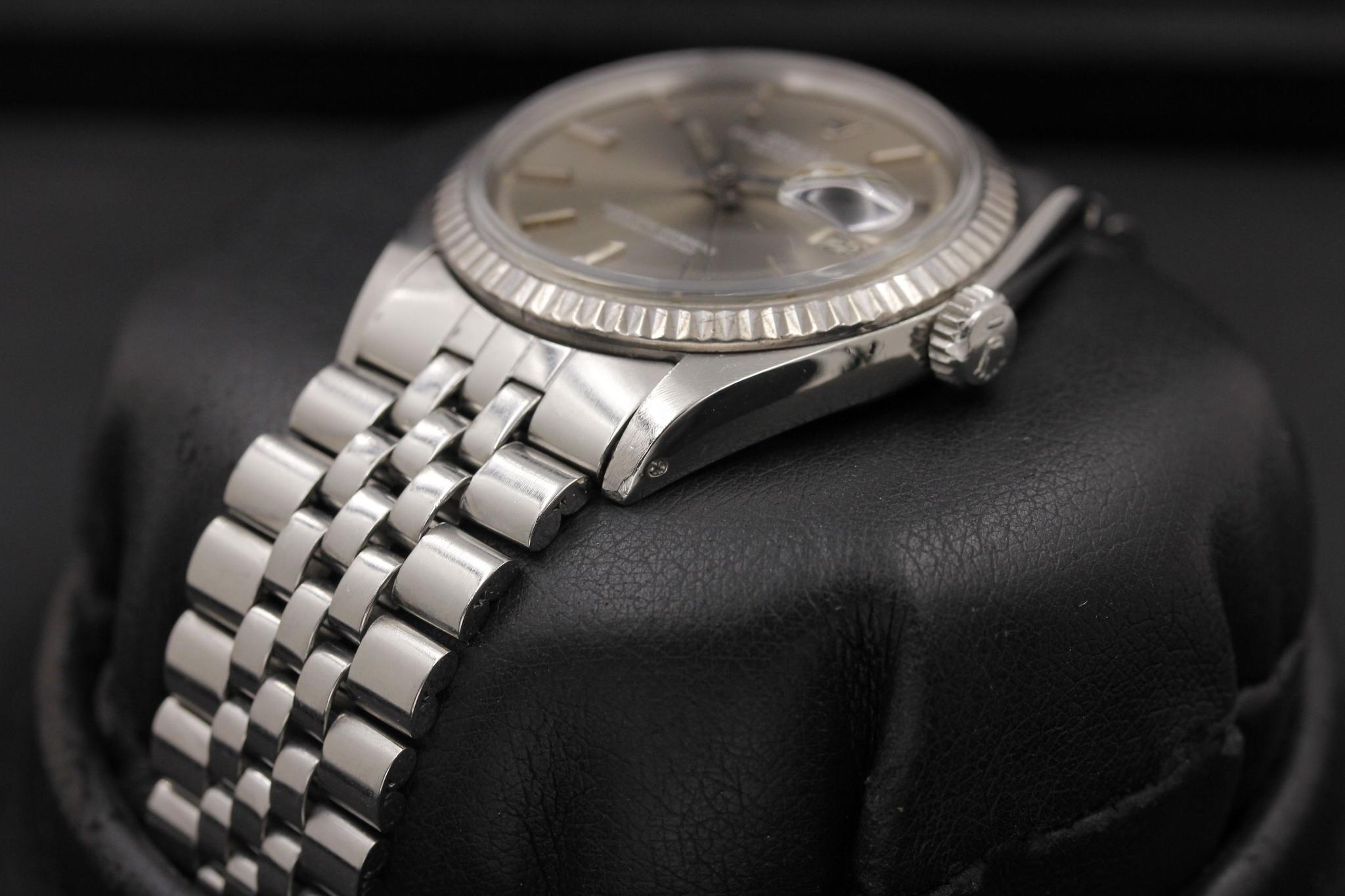 Watch Image 2