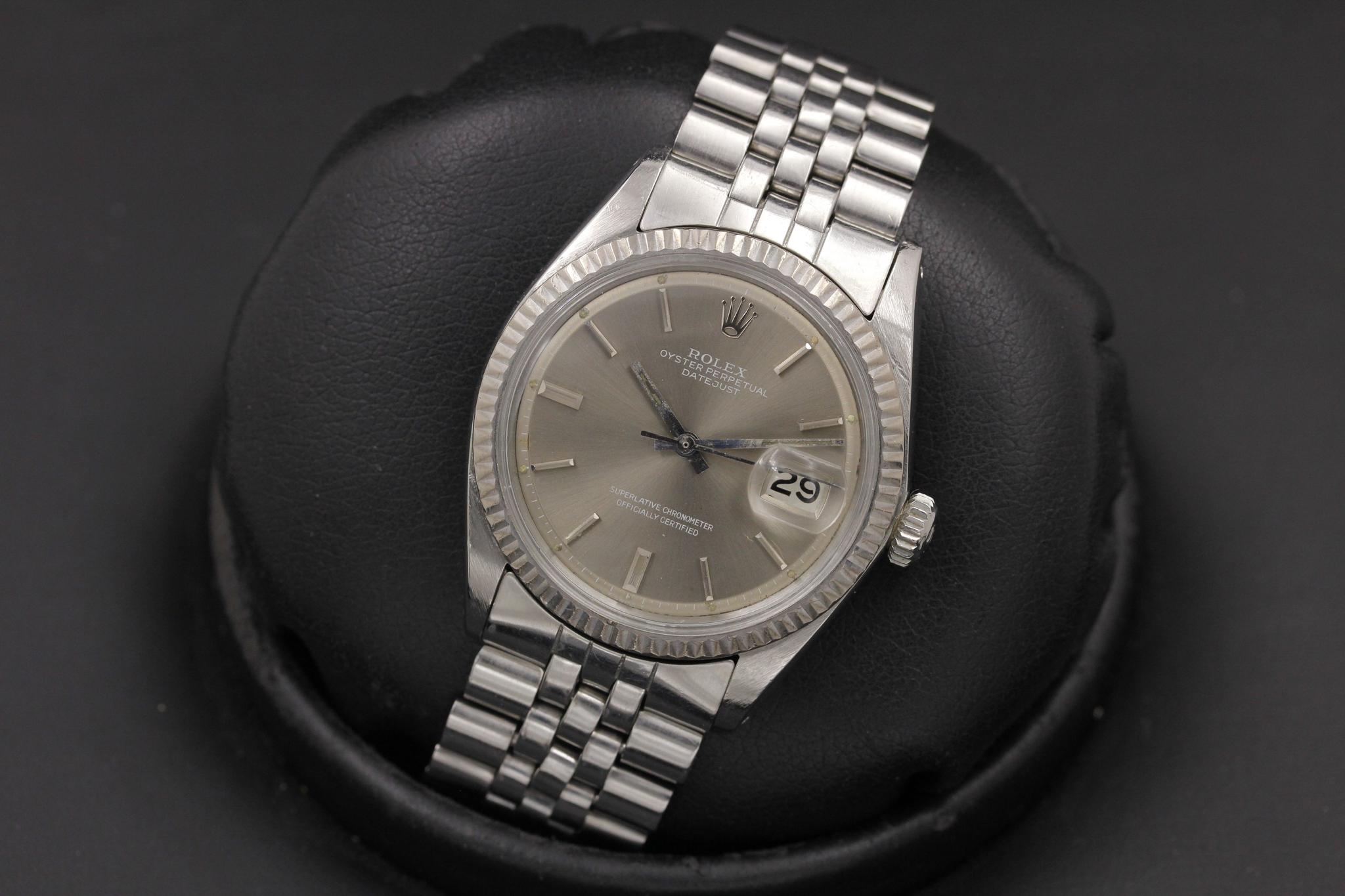 Watch Image 11