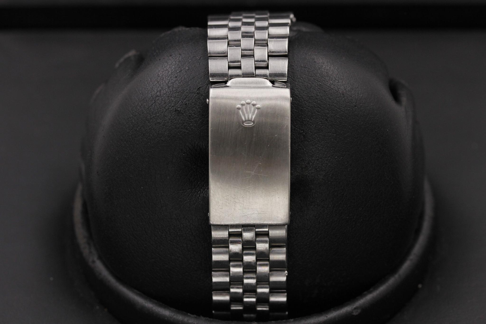 Watch Image 8