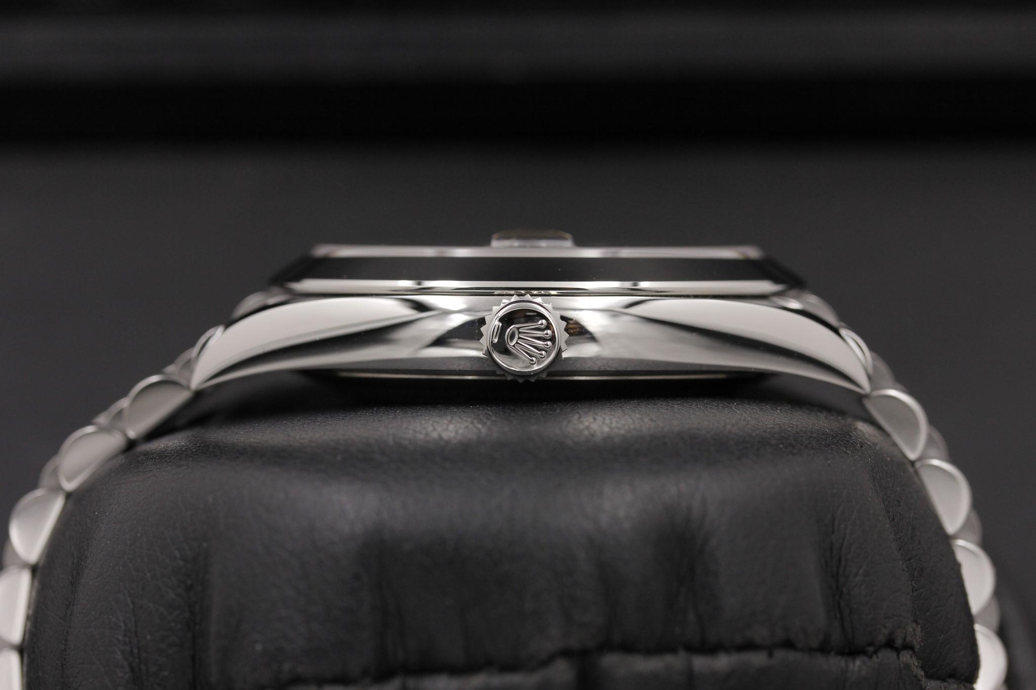Watch Image 3