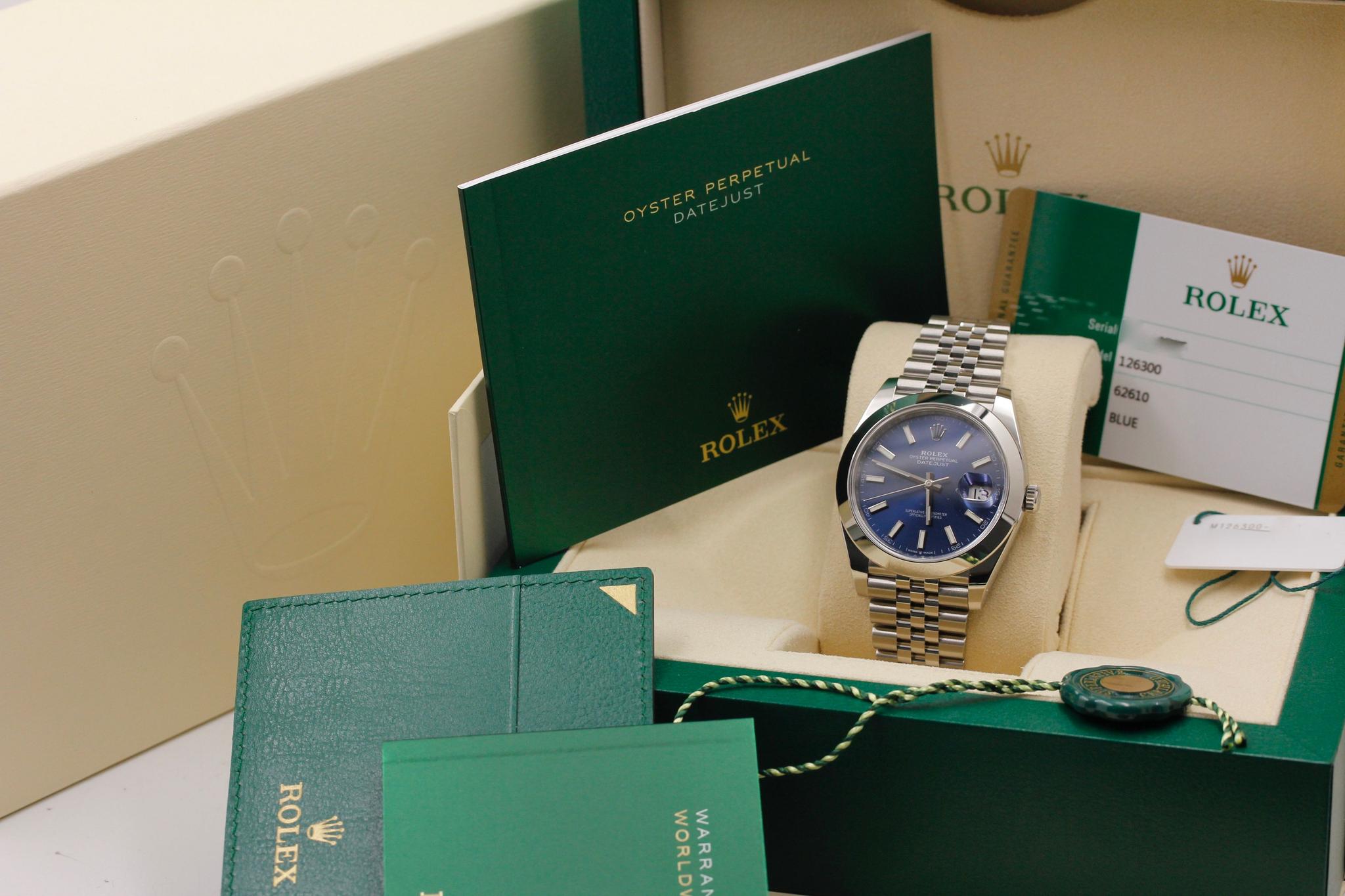 Watch Image 11