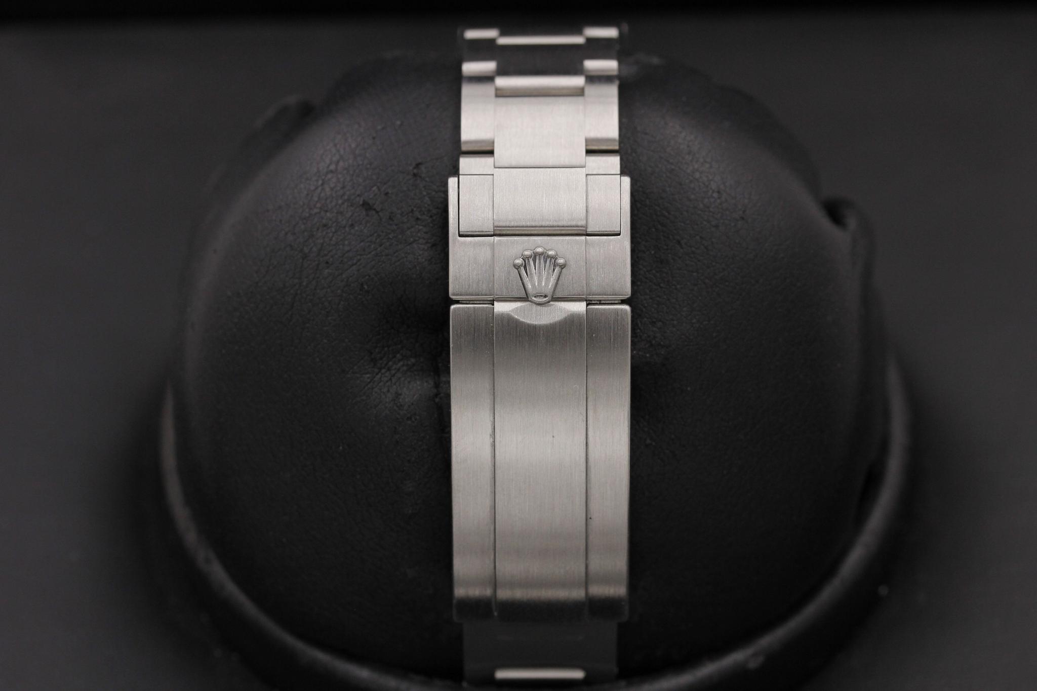 Watch Image 8