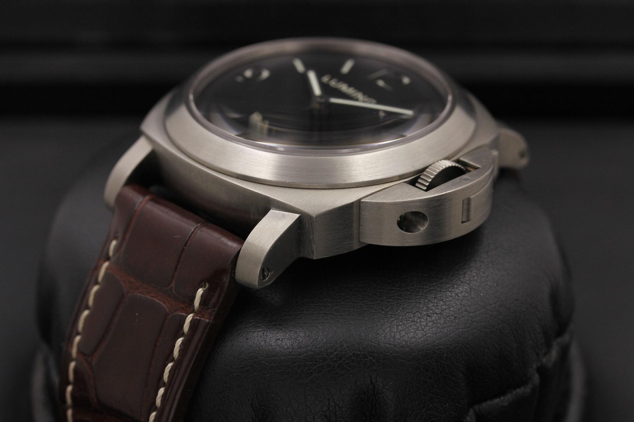 Watch Image 2