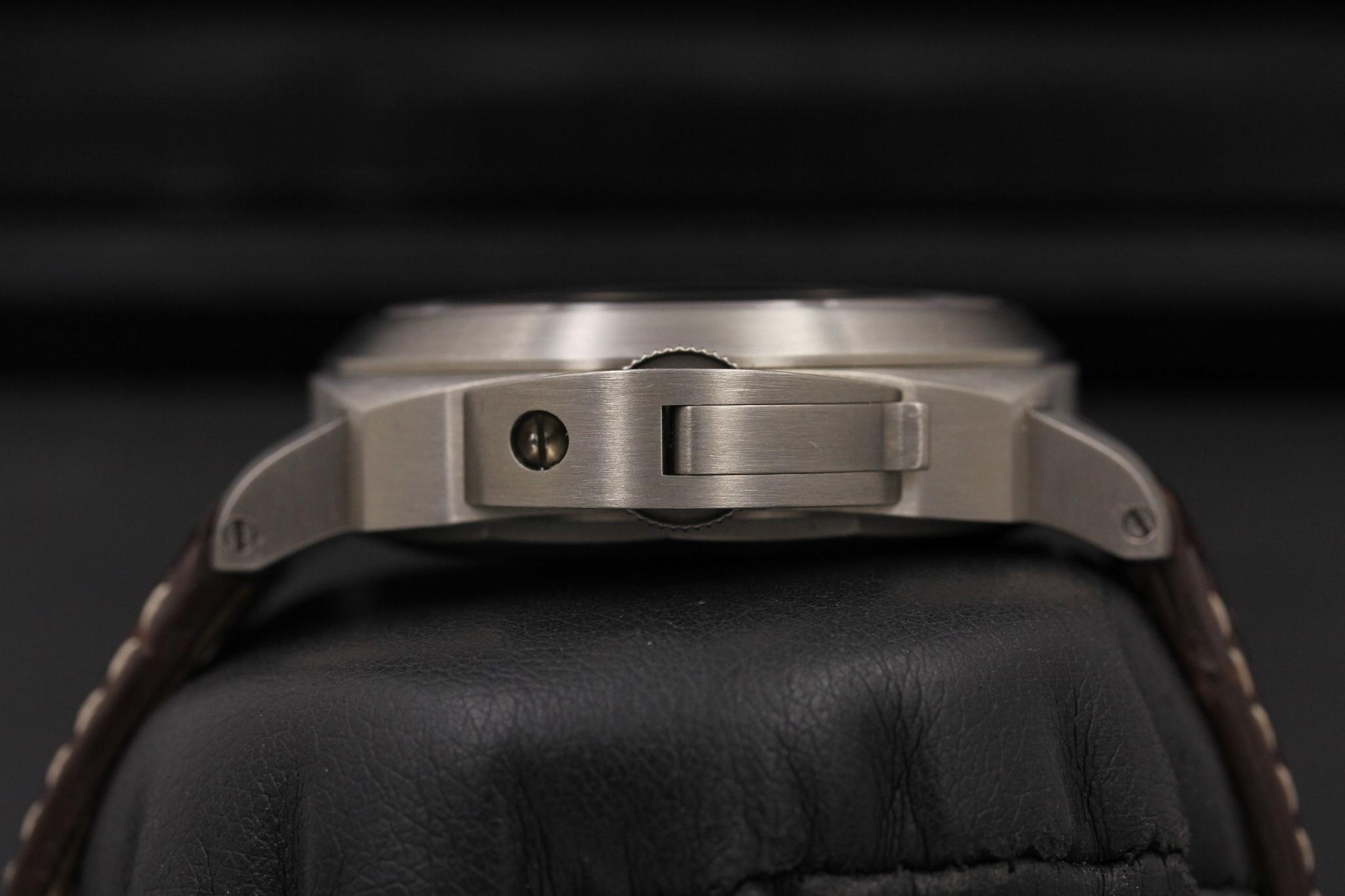Watch Image 3