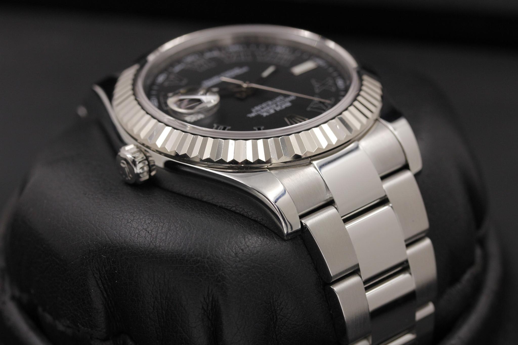Watch Image 4