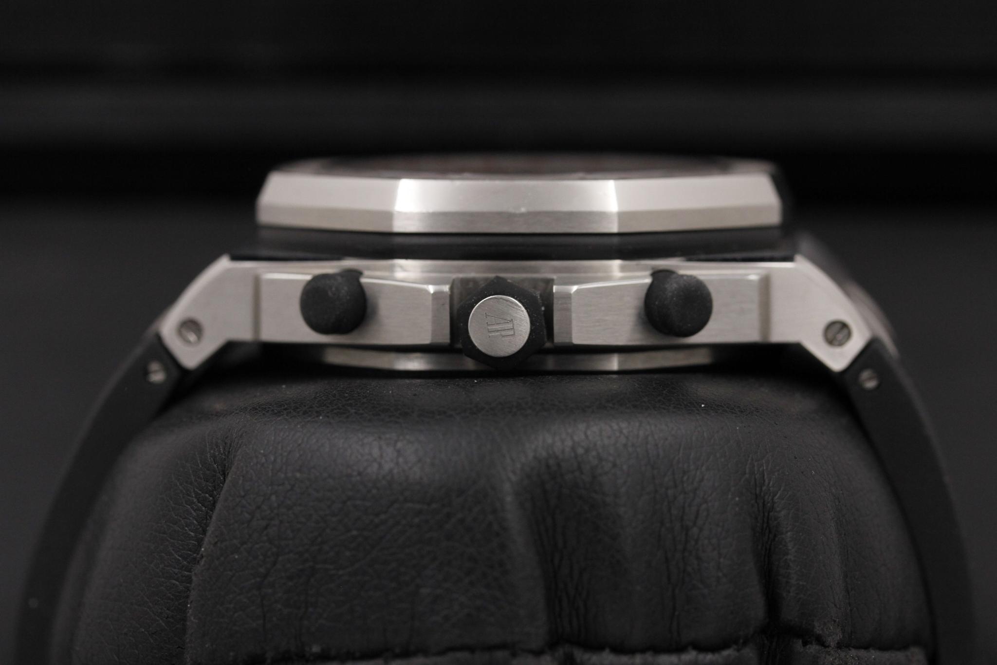 Watch Image 3
